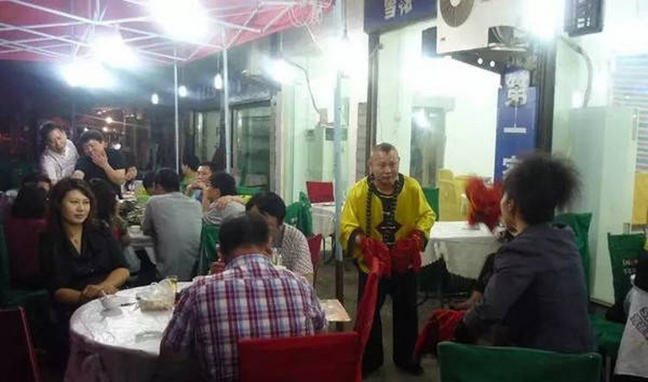 曾经的吉庆街"四大天王"之一——"老通城"的去世,代表着武汉吉庆街