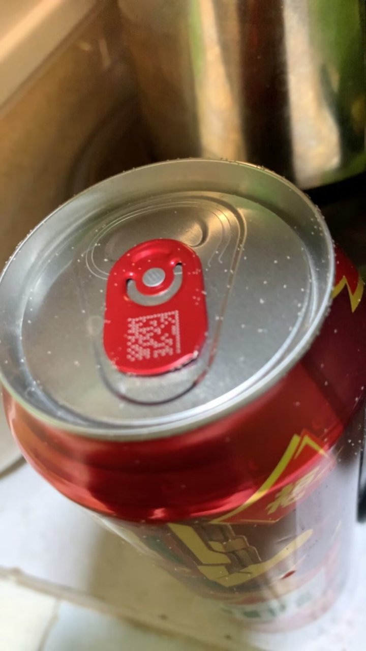 深圳的梅雨季使房间太潮又滋生尘虱,是一种白色巨小的虫,每次要爬到我