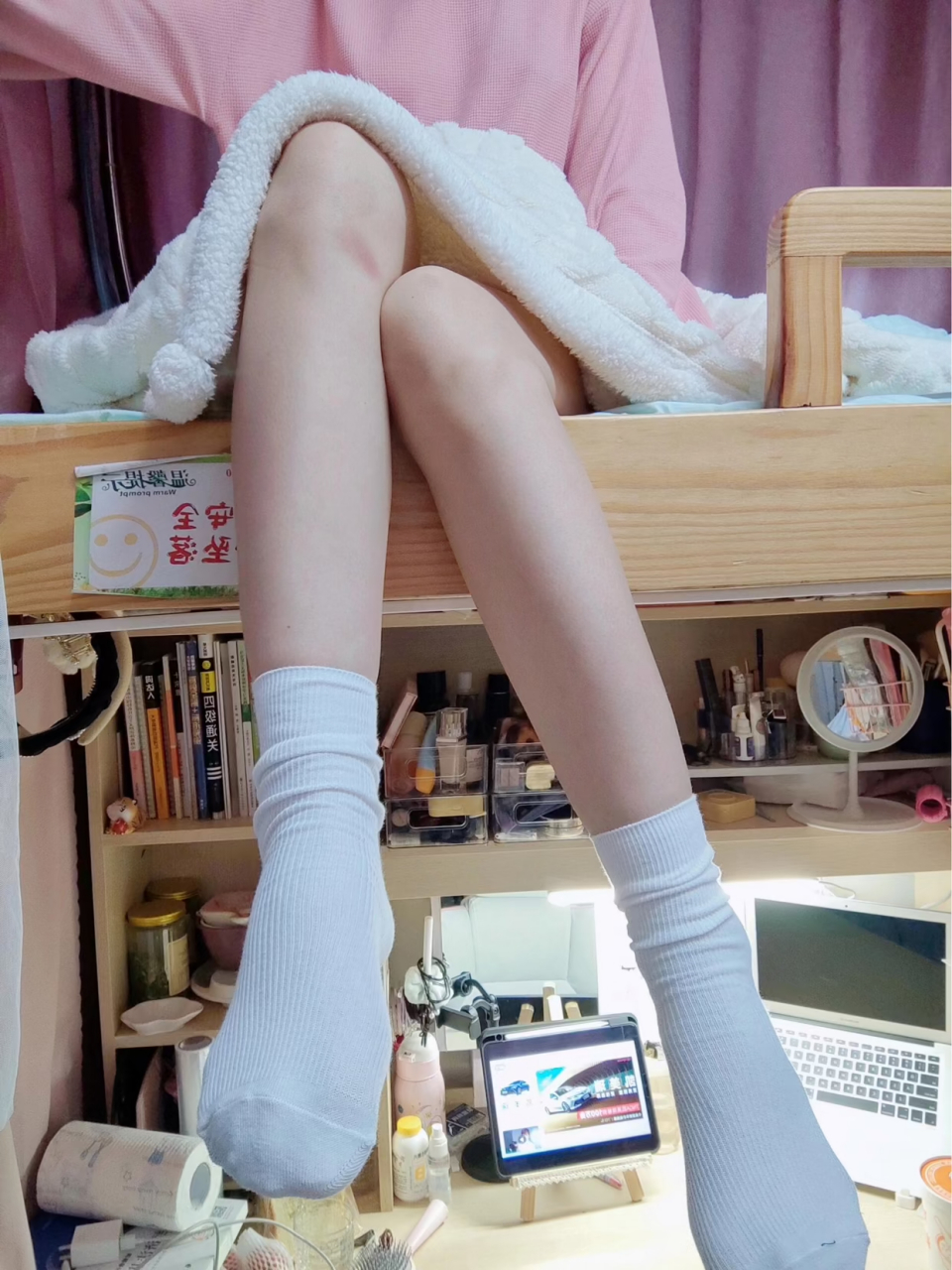 小白袜才是绝绝子,家人们支持支持小妹吧#小白袜# #美腿