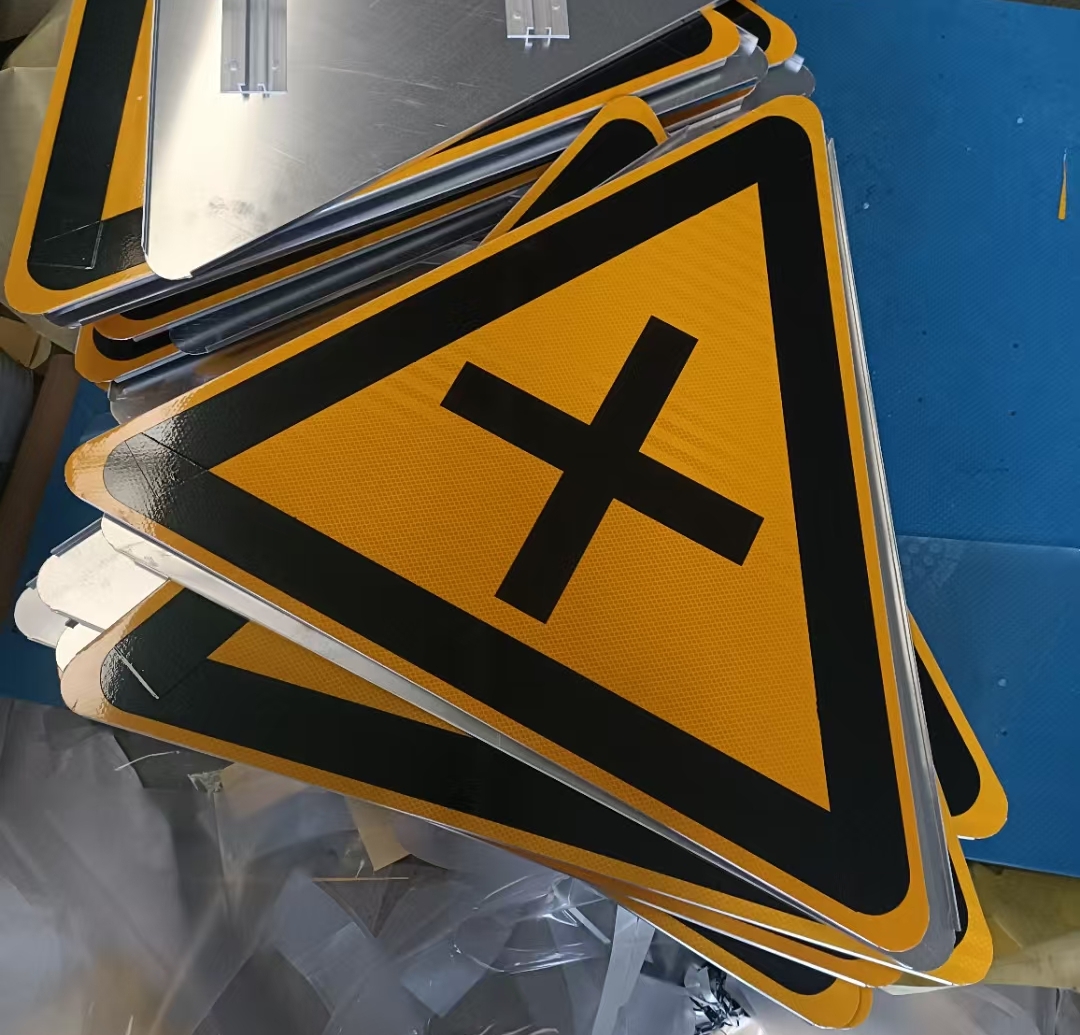 警示标断头路的道路终止的牌长方形红斜杠标志口能掉头不占道喷漆标识