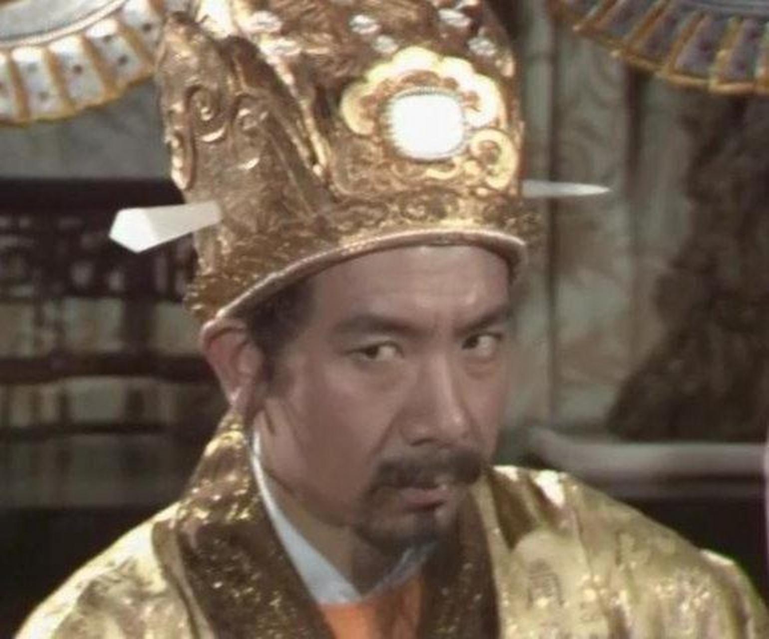 477年,阚伯周去世,阚首归之弟阚义成即位.