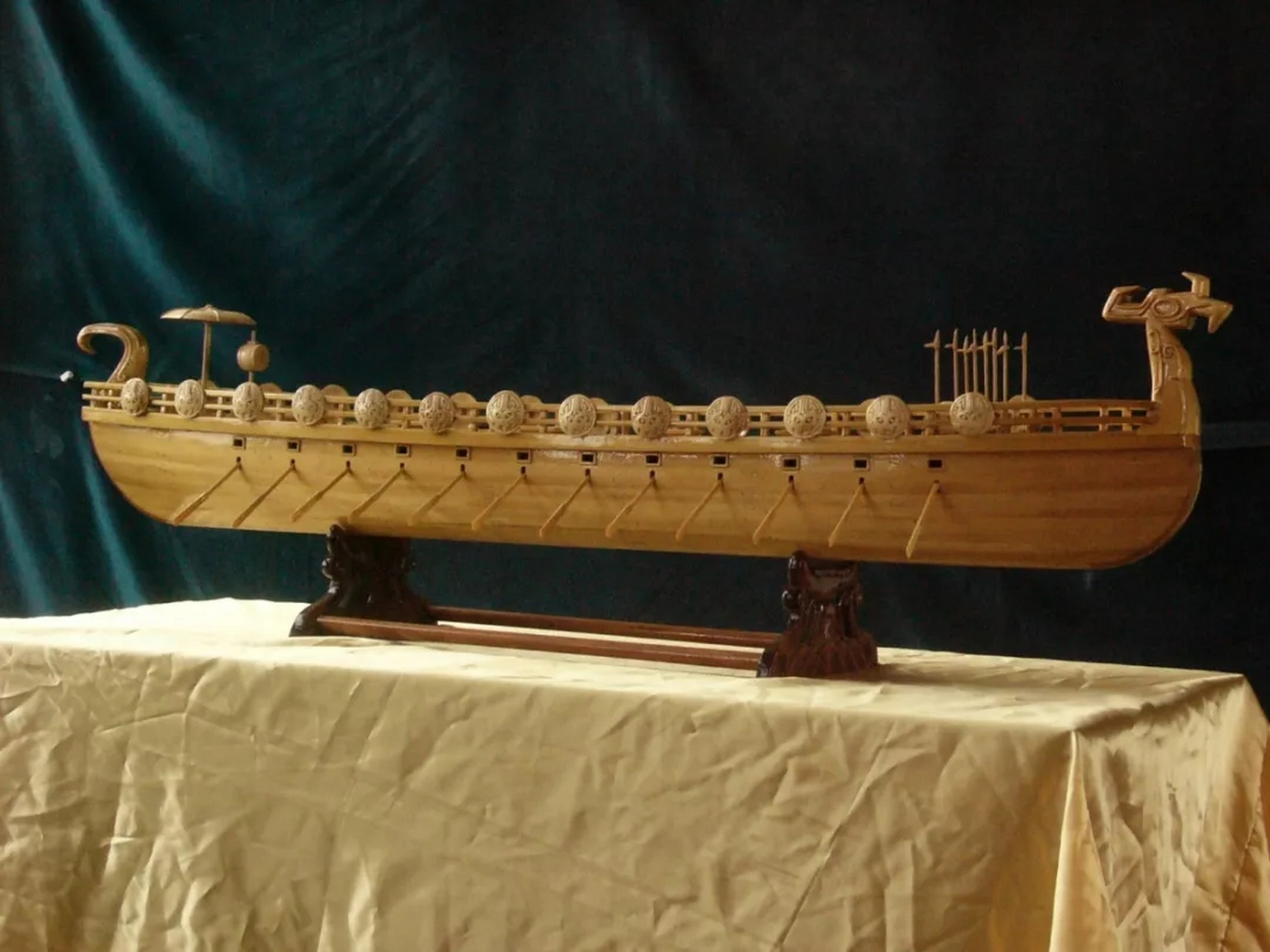 大翼战船,是中国古代的一种水上作战用船舶 也是中国最早的大型战船之