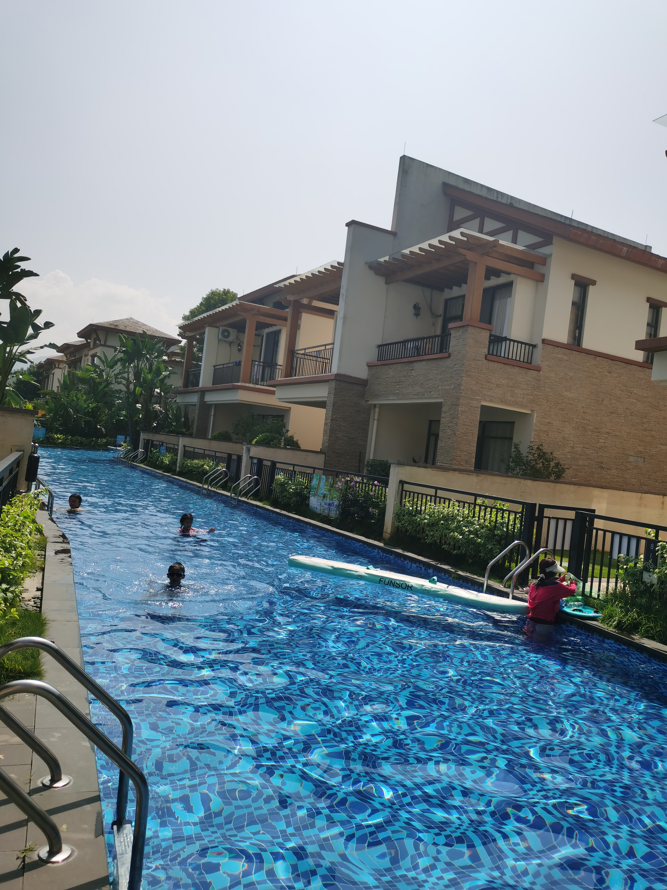 喜欢度假村的泳池和温泉,是假期好去处,坐标广东英德湖山温泉度假村