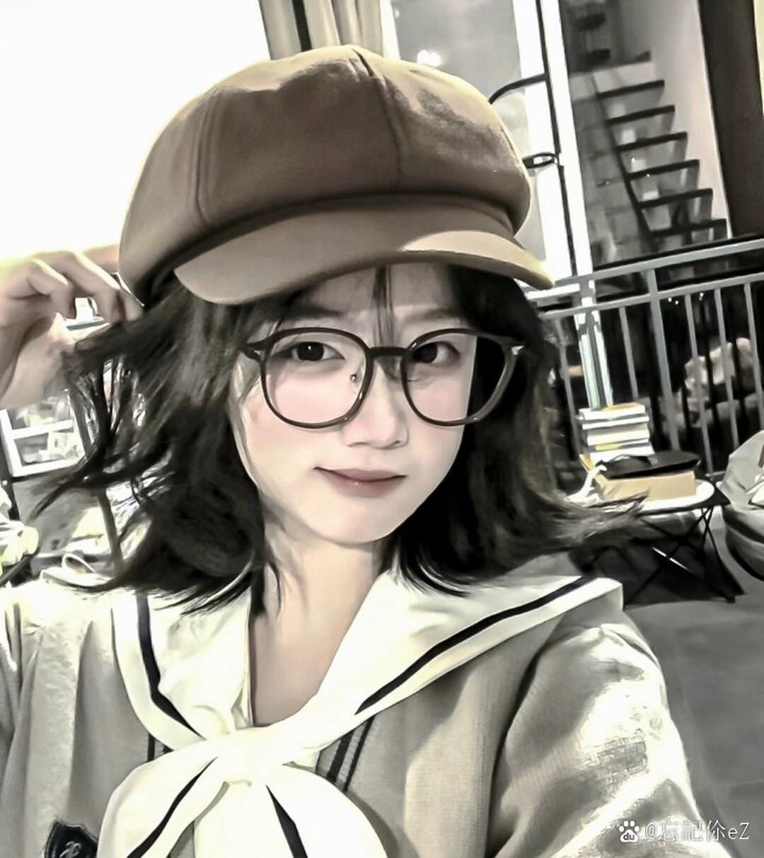 眼镜优质女头,拿图吱声00