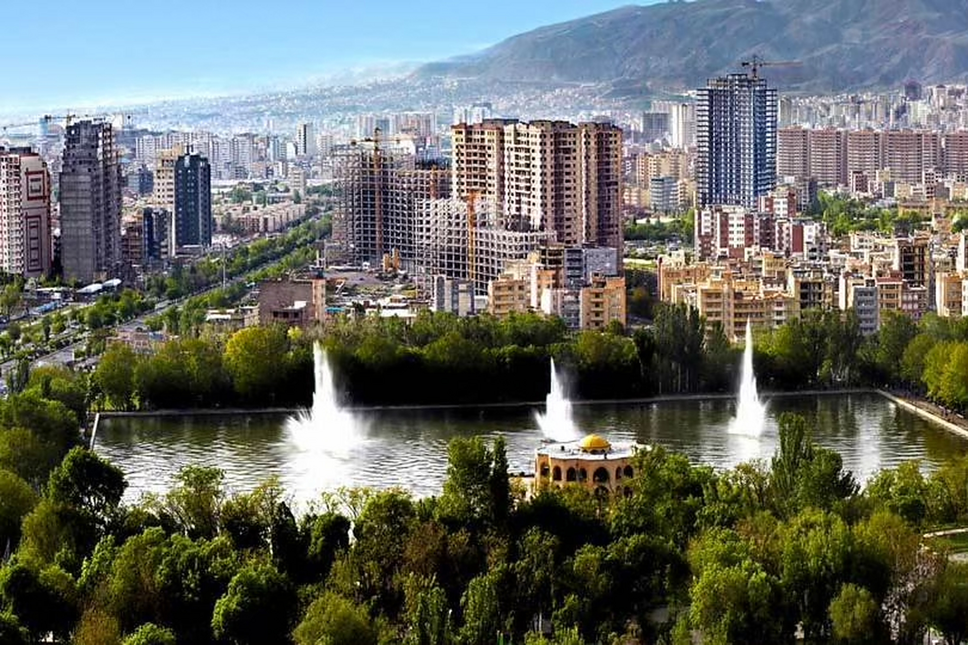 大不里士,伊朗最接近土耳其的城市.