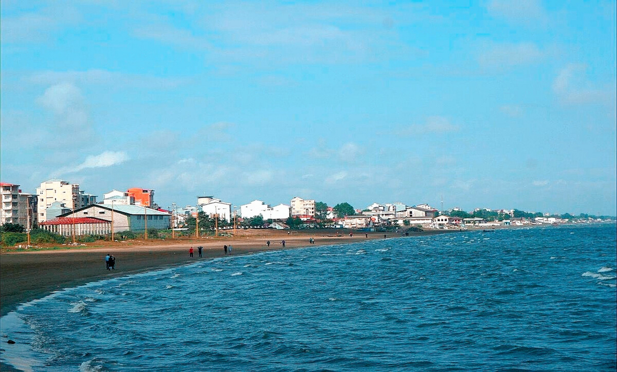 里海是个内陆湖,位于中亚西部,是世界上最大的咸水湖