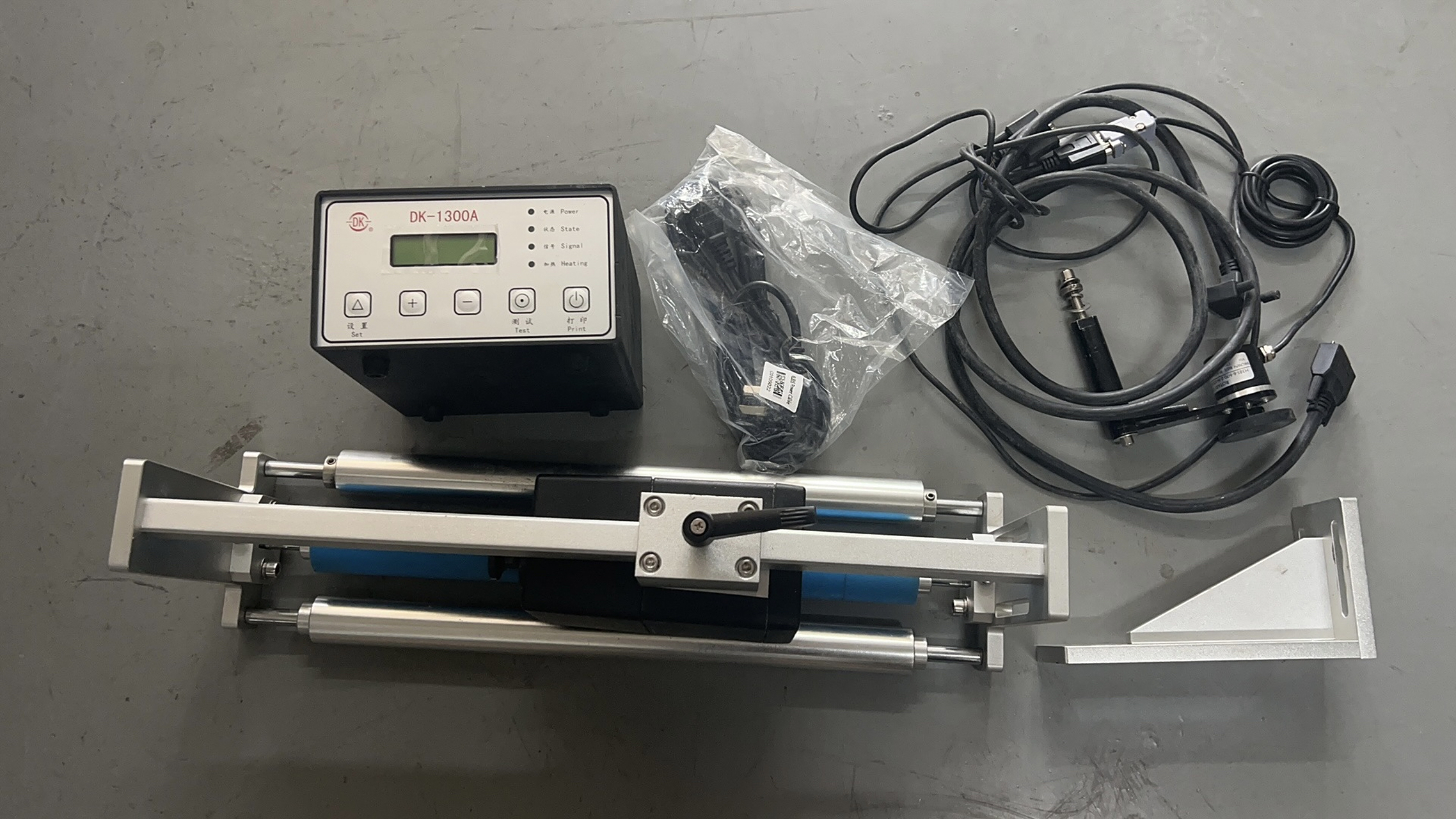 dk1300a高速墨轮打码机迪凯,配件齐全,年份2020年,准新机,价格1200,有