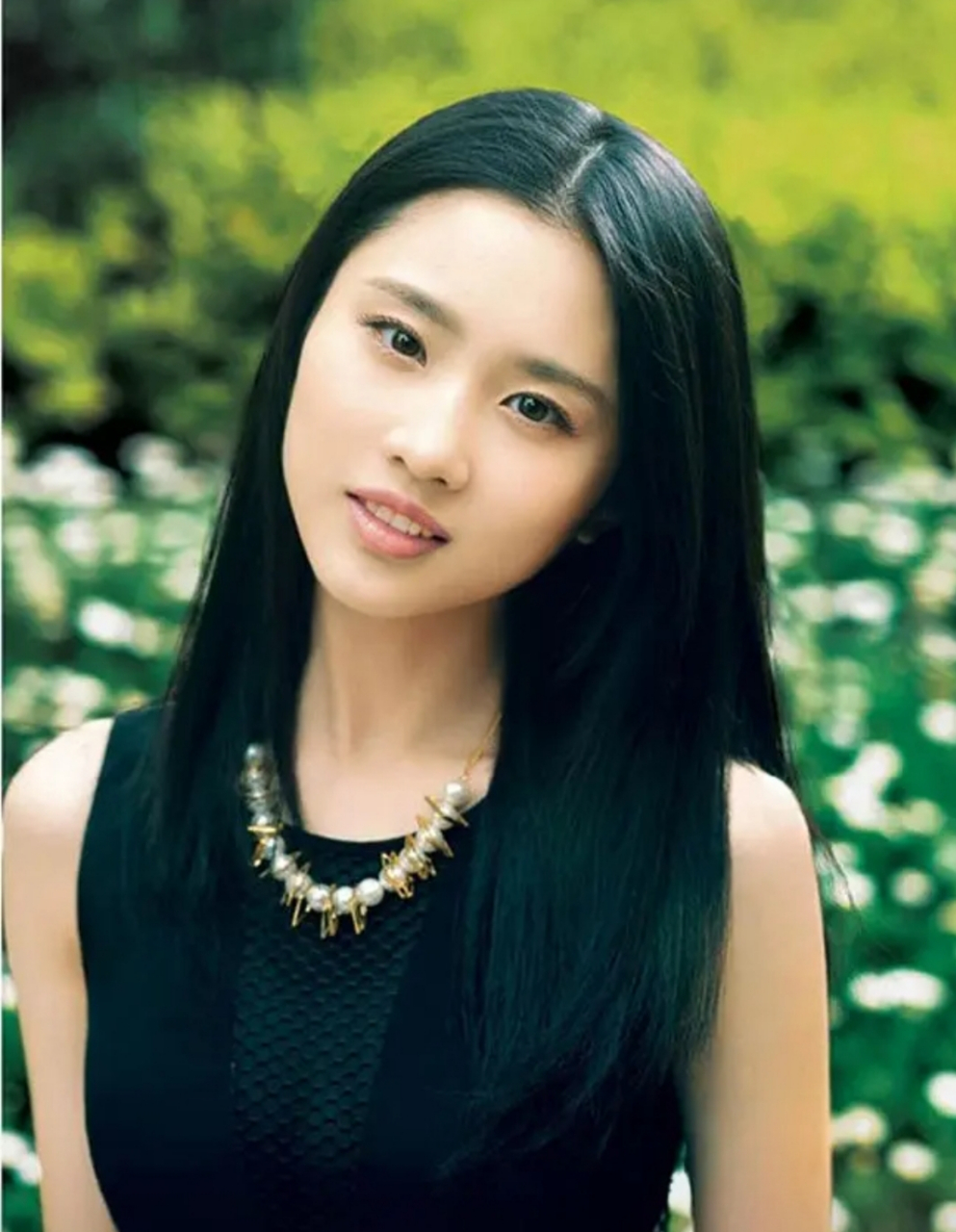 张慧雯悟性非常高,,《归来》是她第一次演电影,但她很努力,演的很好