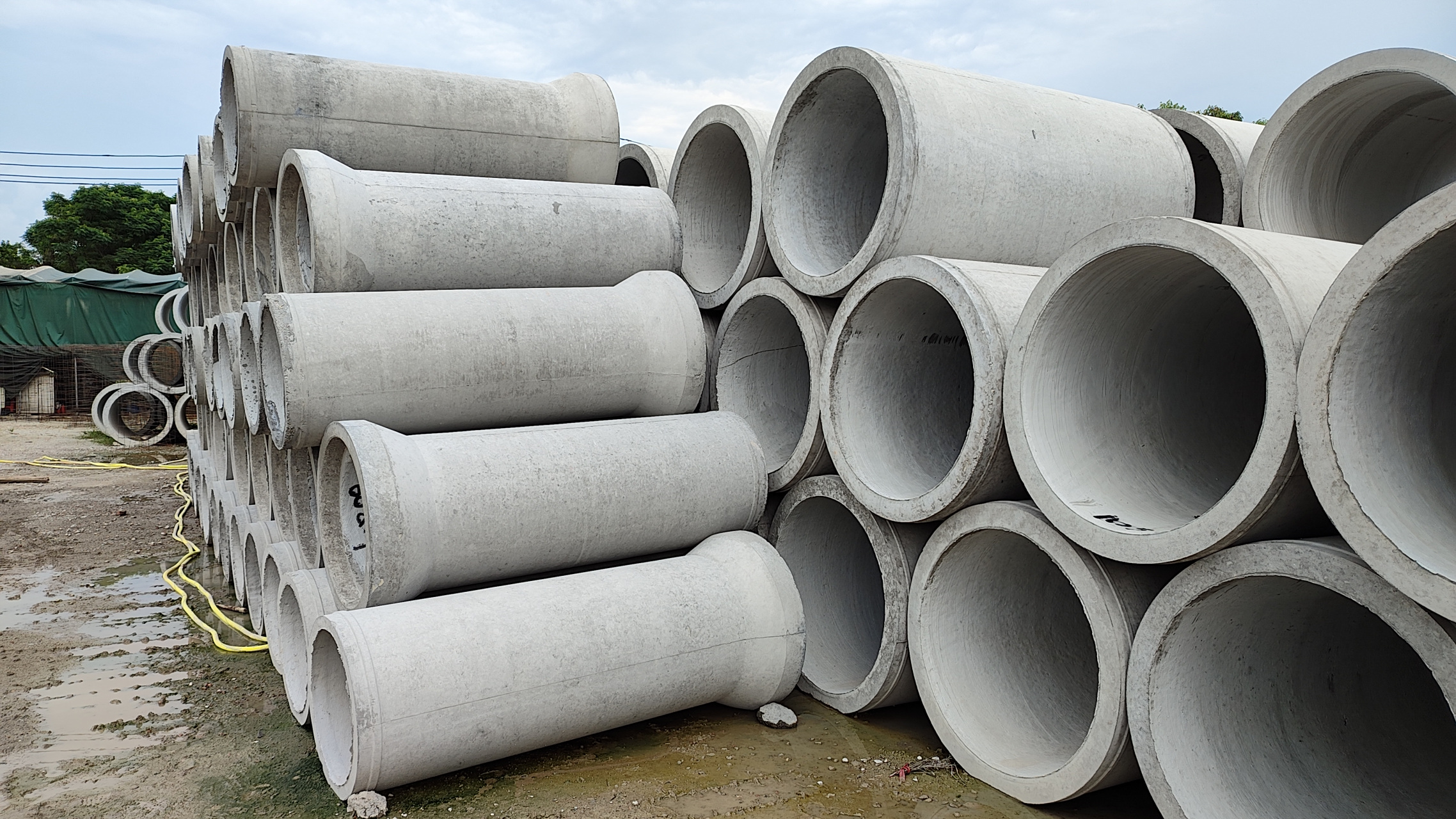 各种水泥管直销批发,承插管,平口管,企口管,顶管(内径300～3500mm)