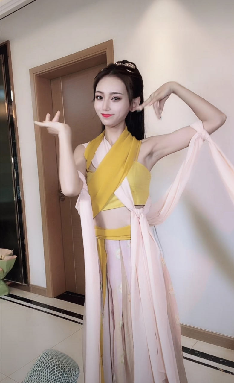 嗨fun同城# 绝对的好身材,西安网红千艺的好身材真的让人非常的羡慕