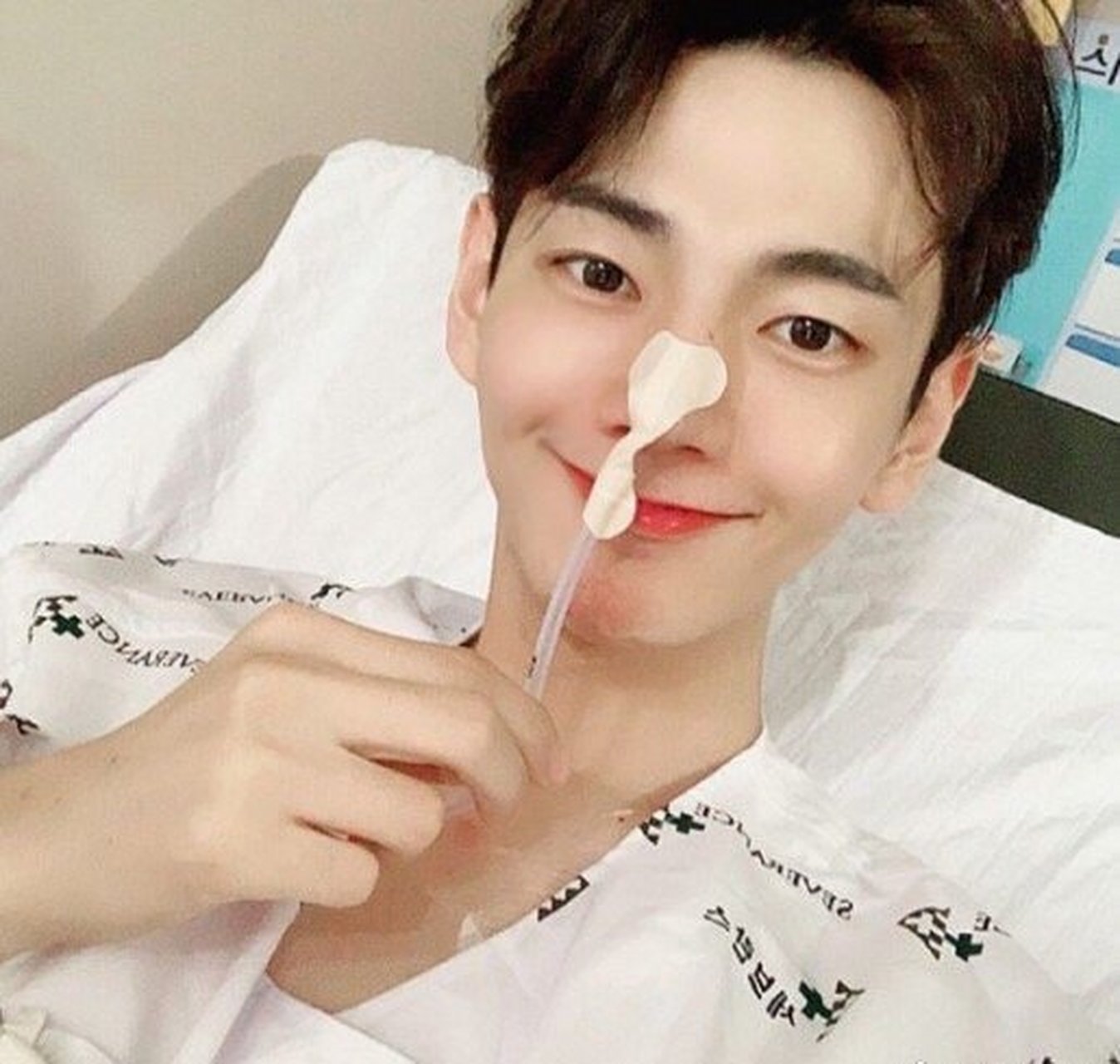 韩国演员朴智勋因胃癌去世,享年32岁 模特出身的演员朴智勋11日因胃癌