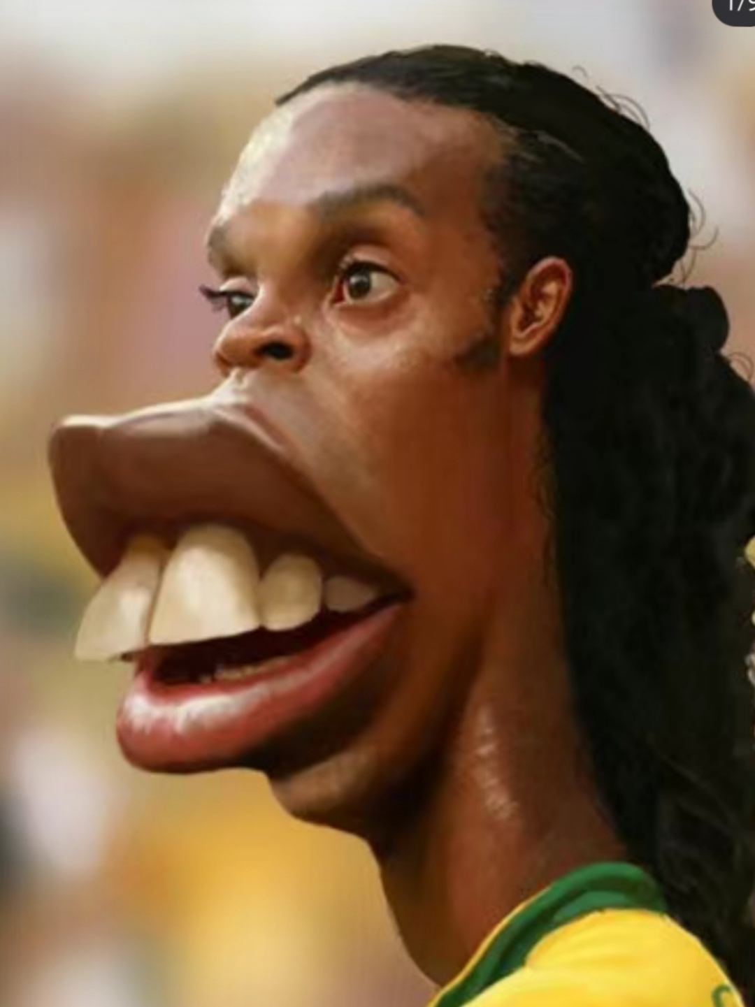 背后仿佛能听见观众的欢笑和喝彩声,这样的夸张,真是让人印