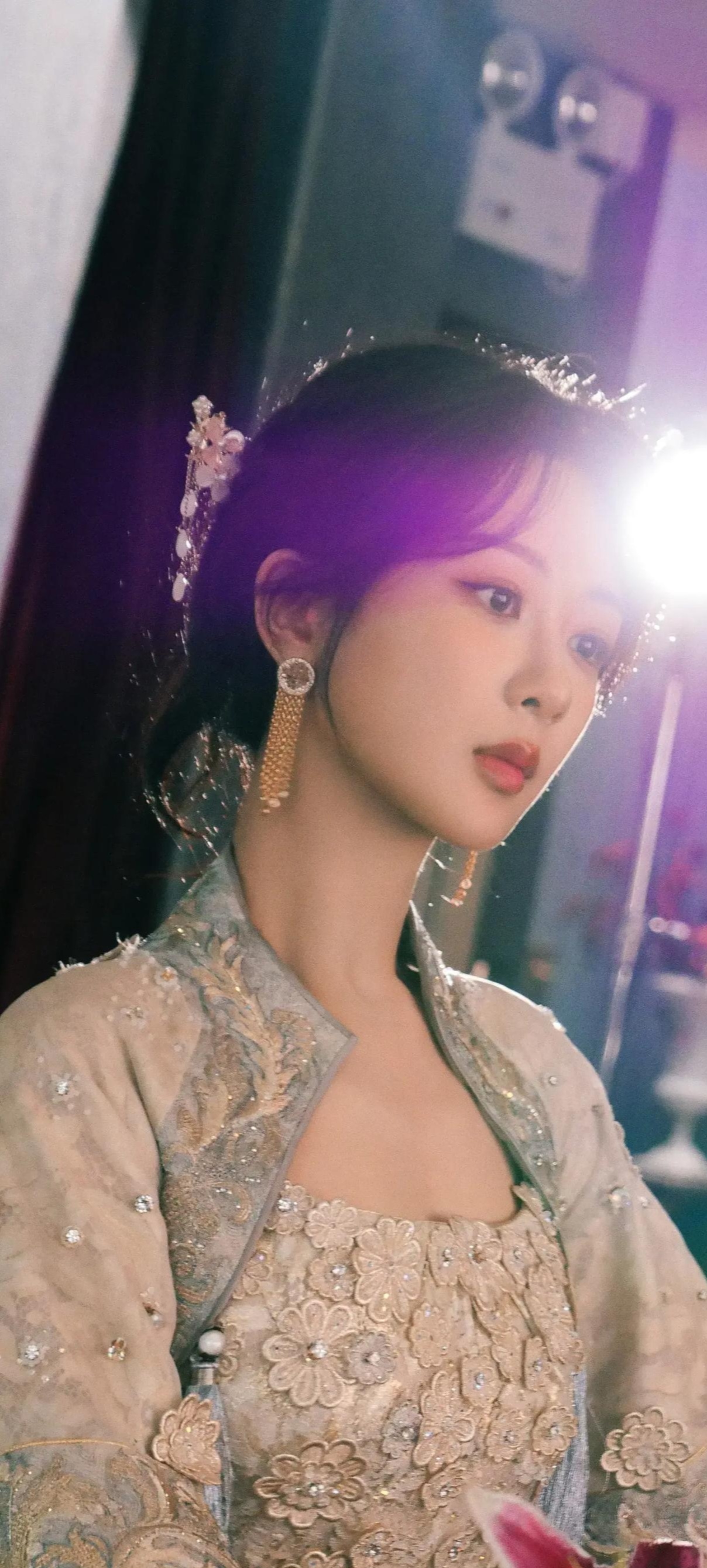 杨紫古装造型太惊艳了,仿佛穿越千年而来,美得让人心动!