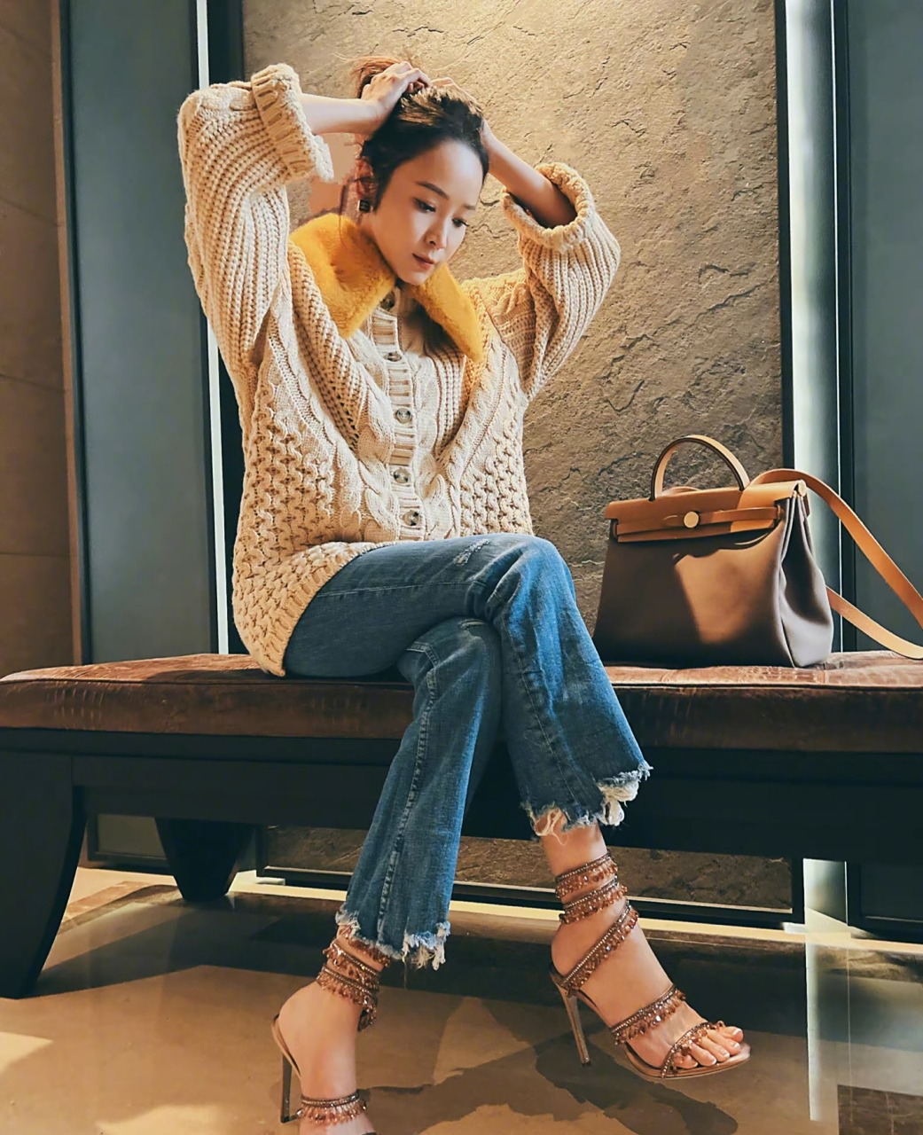 侯佩岑这鞋还不错,挺上脚的.