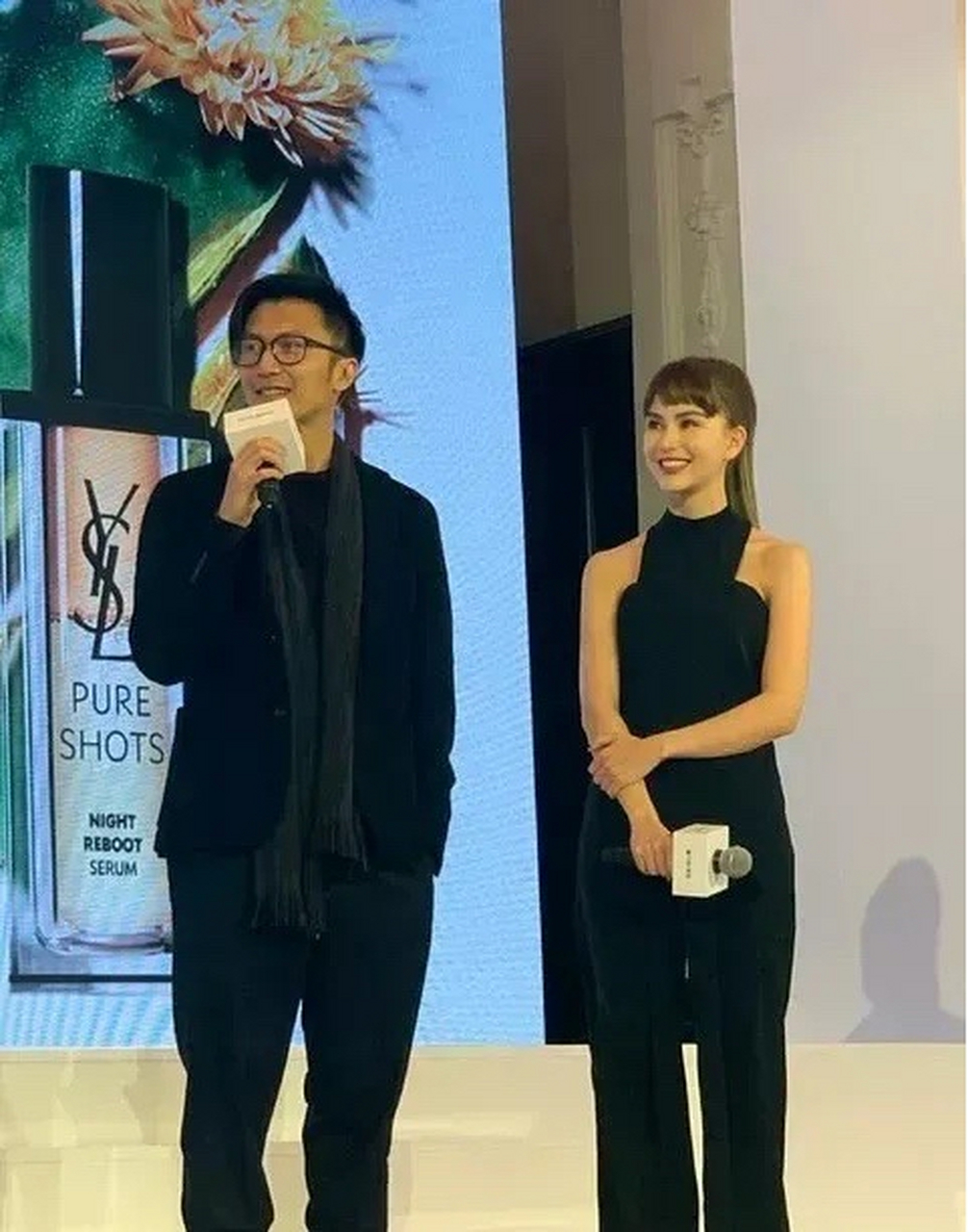 谢霆锋和昆凌居然同过框,明明是两个世界的人.