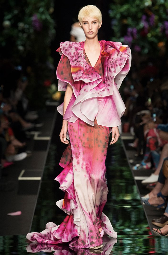 秀场回顾 朋克芭蕾与盛开的花朵 moschino 2016秋冬系列