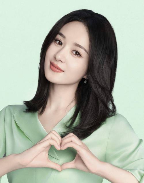 名星#【赵丽颖】 如同一颗璀璨的星星,用她的坚韧和才华照亮了自己的