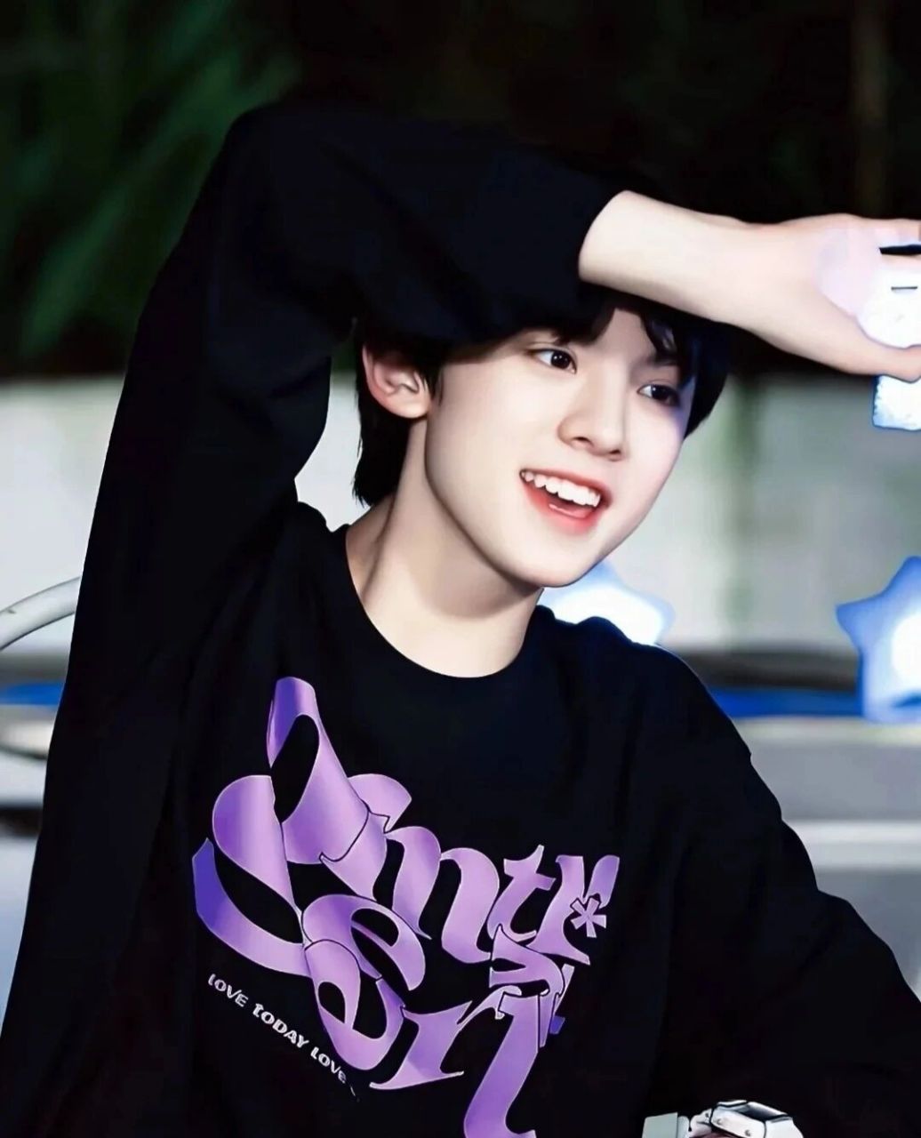 再发一个左#tf家族左航# [二哈][二哈]