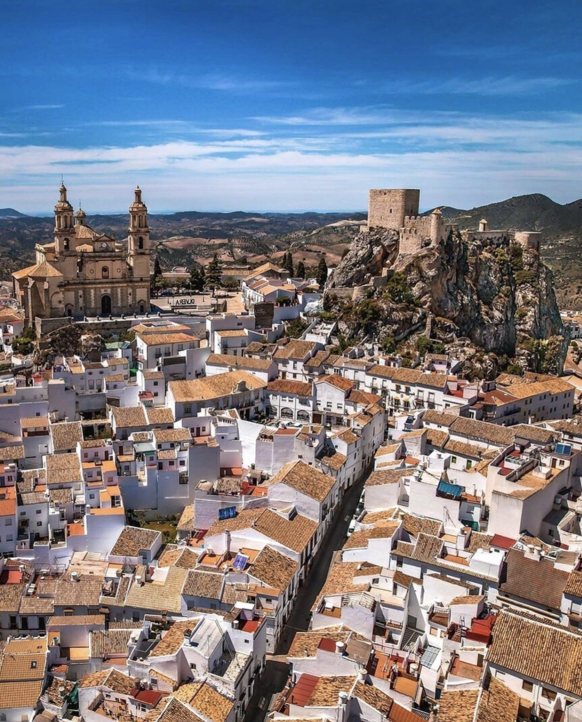 安达卢西亚位于西班牙最南的历史地理区,也是西班牙南部一富饶的自治