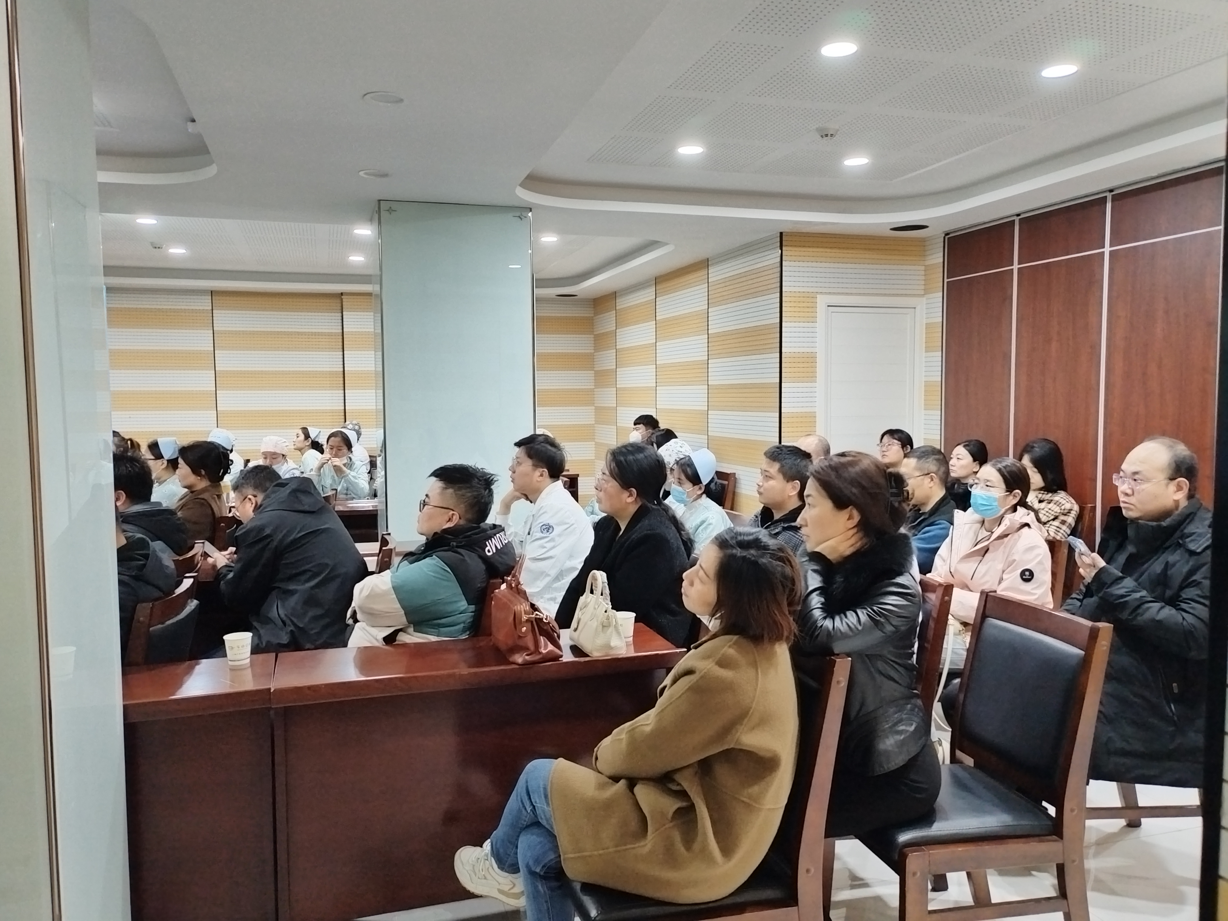 牙满分张克老师在三门峡口腔医院讲课!