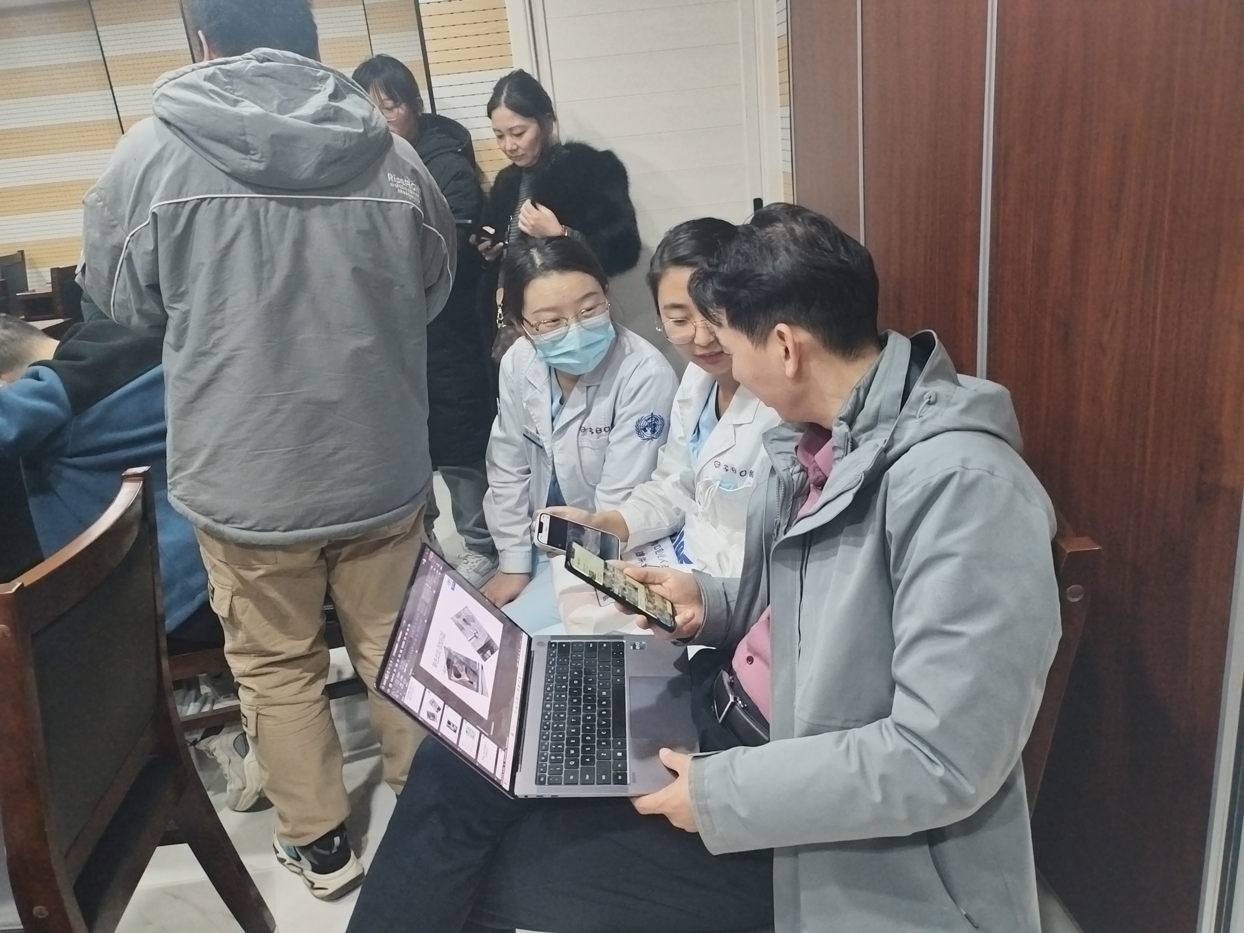 牙满分张克老师在三门峡口腔医院讲课!