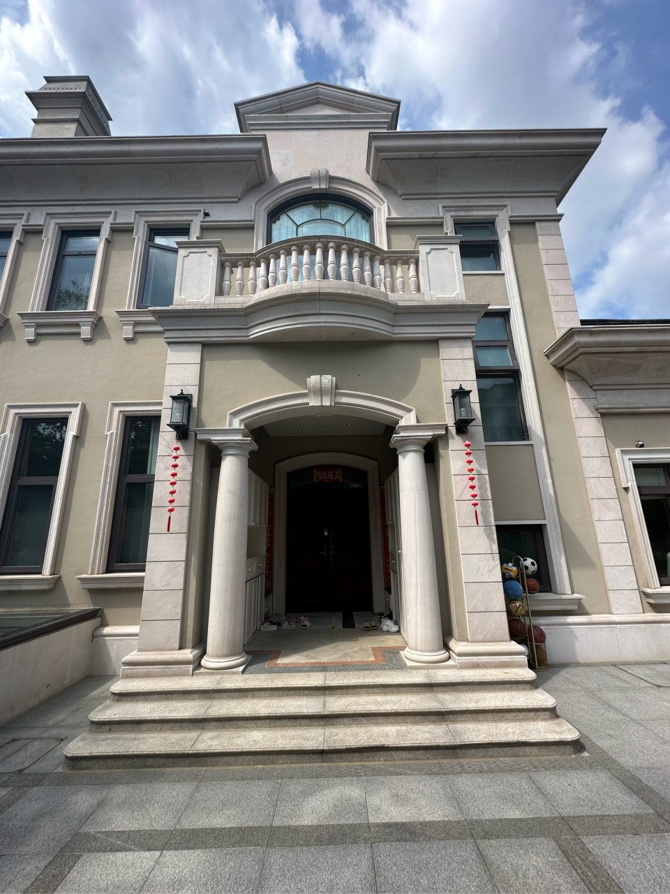 8亿独栋别墅,居住舒适度应该很高.