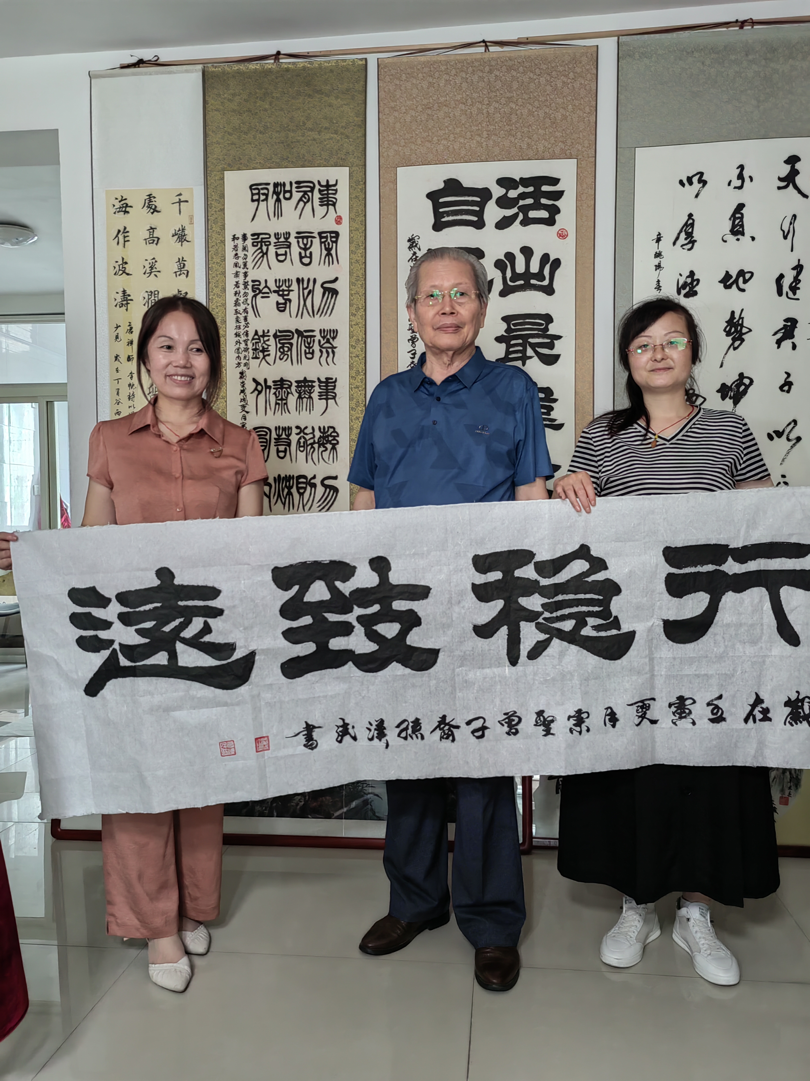 8月14日中午,书法名家曾汉民教授,卯秋民书法家,安义成演员和画家李惠