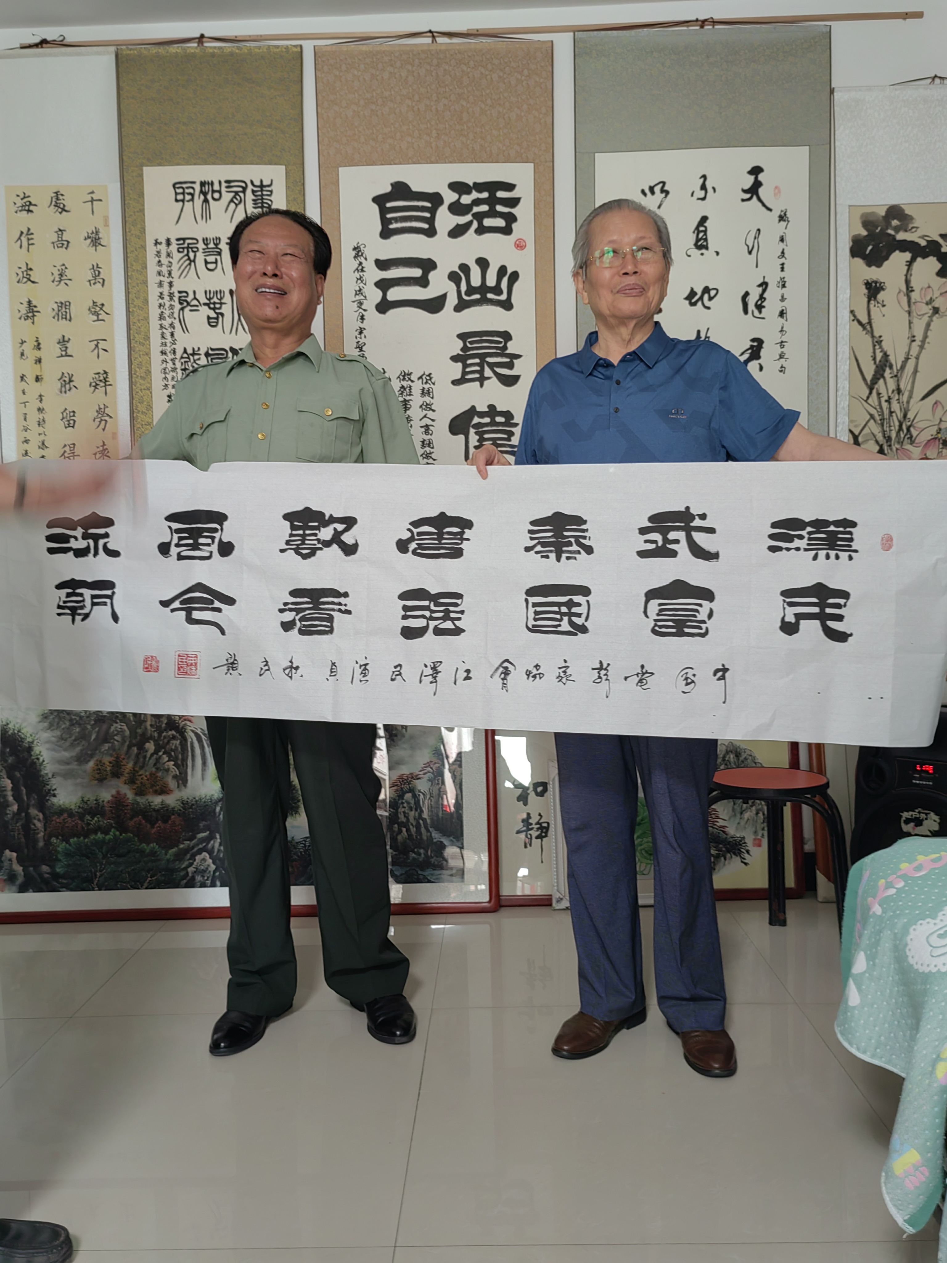 8月14日中午,书法名家曾汉民教授,卯秋民书法家,安义成演员和画家李惠