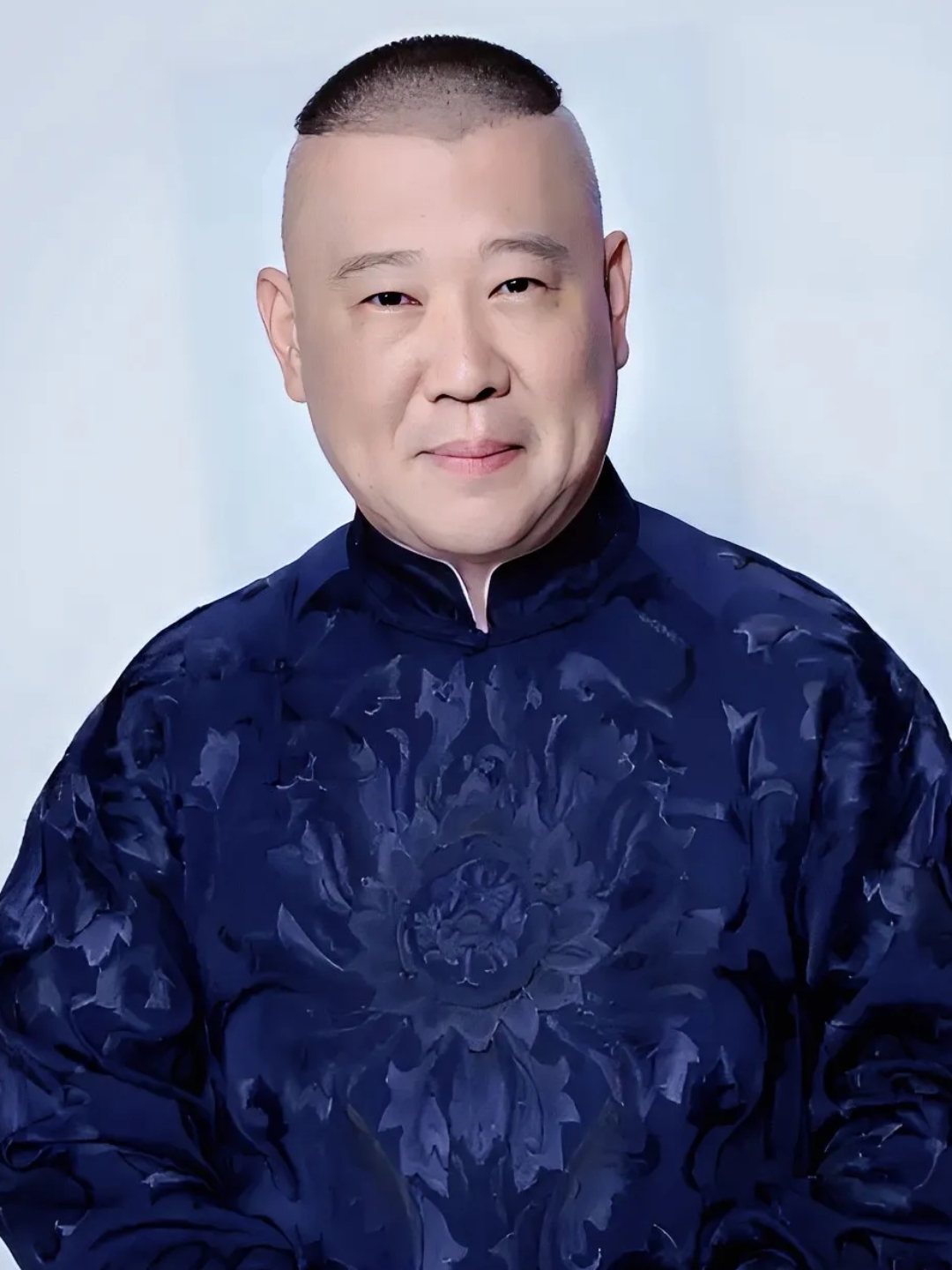 郭德纲以半生从艺阅历,点破处世真谛:老实人似璞玉,言语少雕琢,虽不似