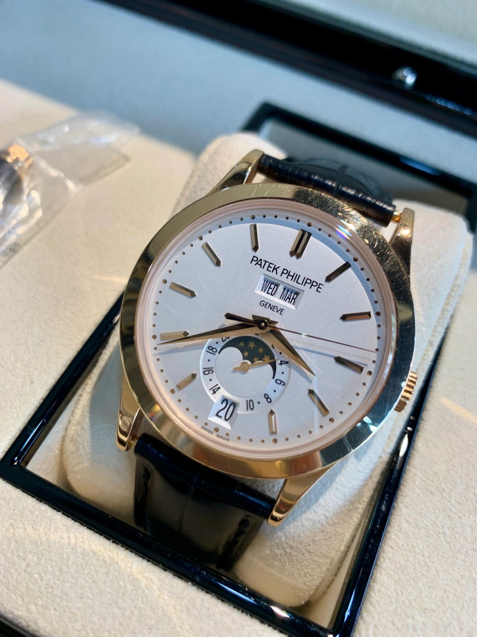 百达翡丽5396r-011自动机械 品牌:百达翡丽 型号:5396r-011 功能:自动