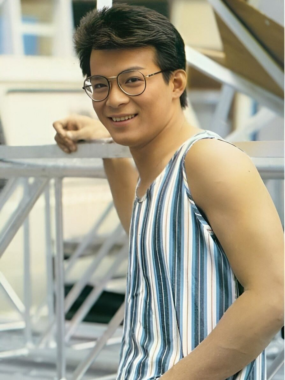 黄日华是香港演员,是无线五虎将之一.