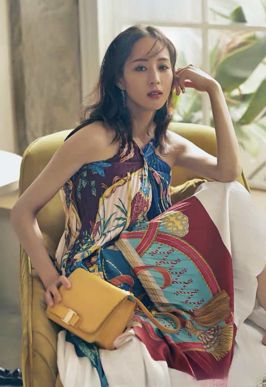 张钧甯,1982 年 9 月 4 日出生于德国,成长于书香门第.