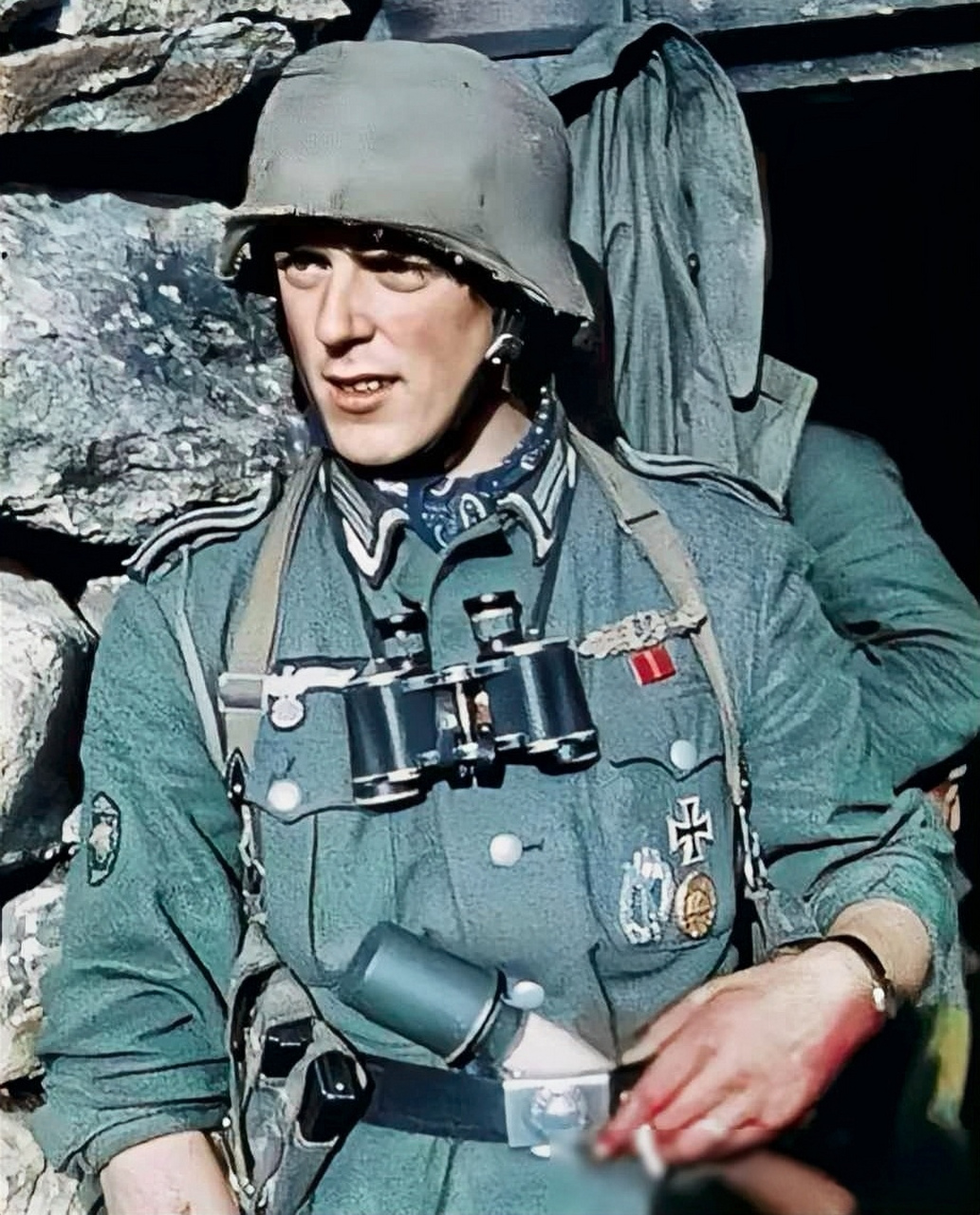 让我们来看一看 ,这个是第二次世界大战德国法西斯军队的一位中士的