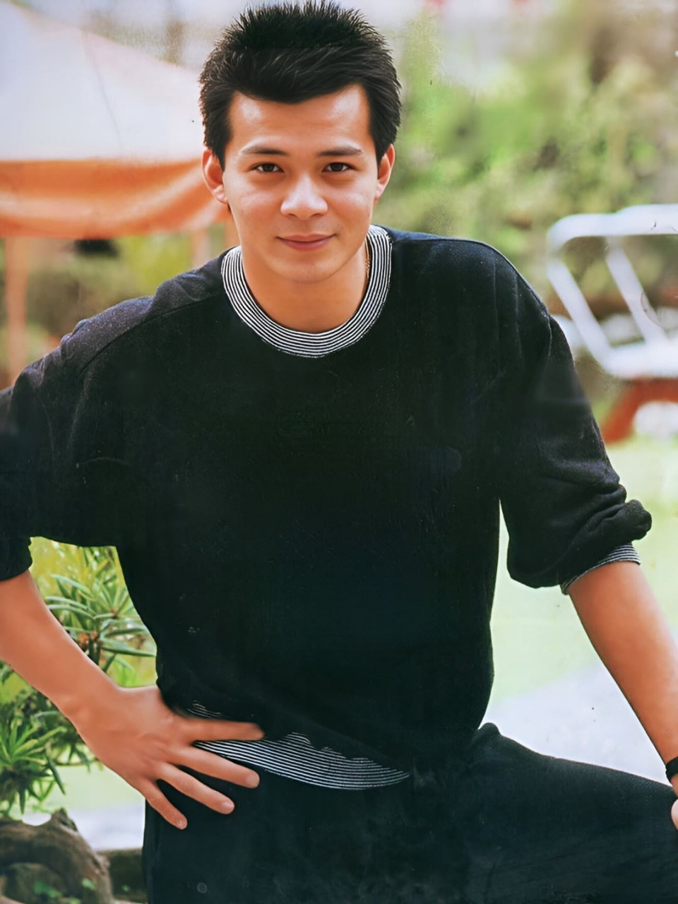 黄日华是香港演员,是无线五虎将之一.