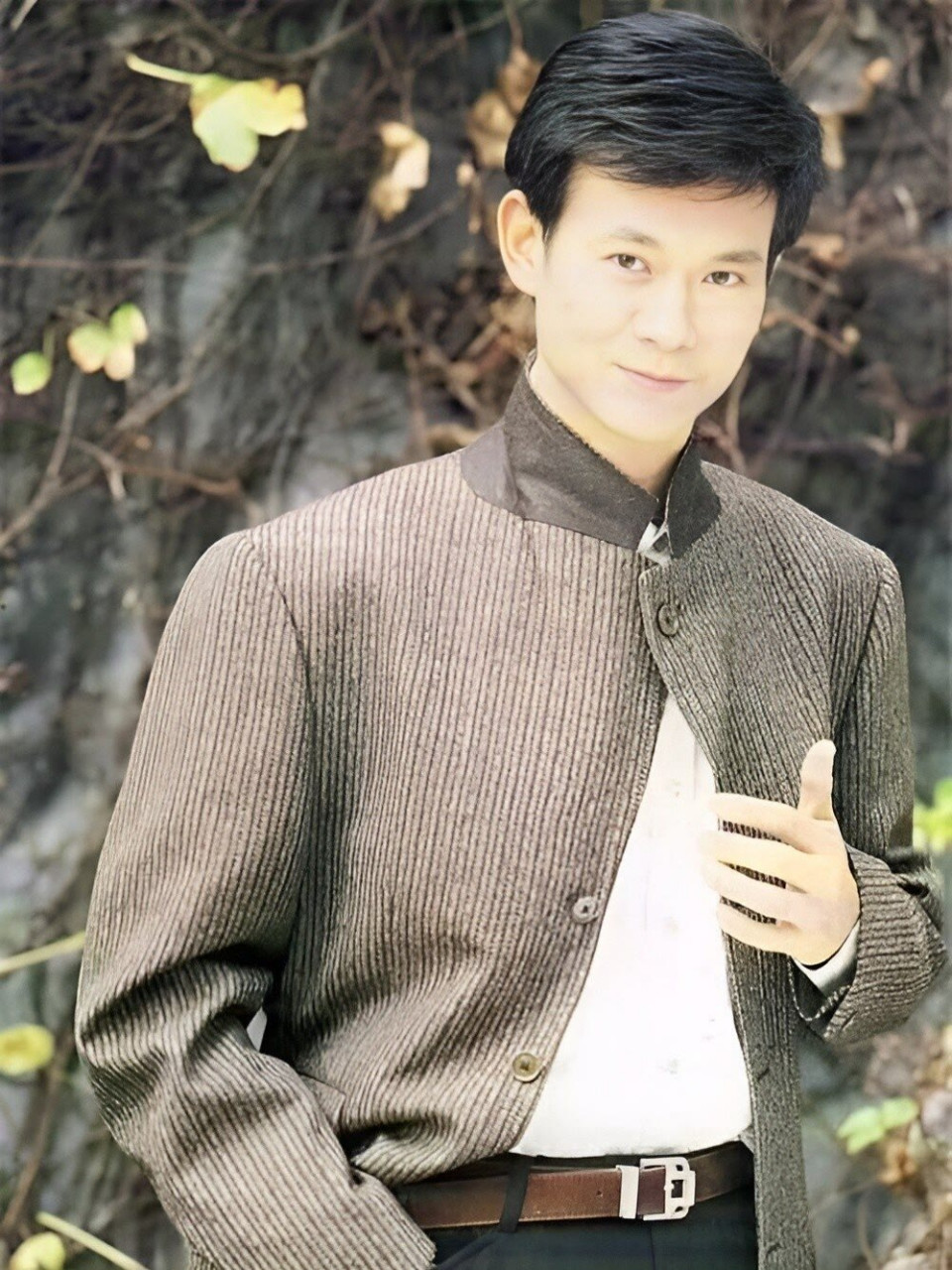 郑少秋是香港备受尊崇的老戏骨.