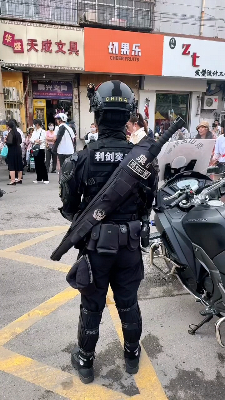 蓝盾特警图片