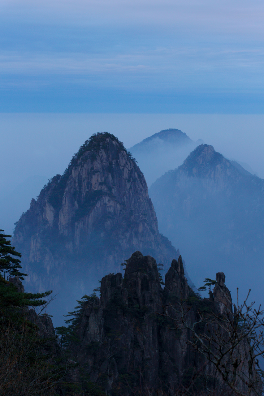 山外有山半山腰图片