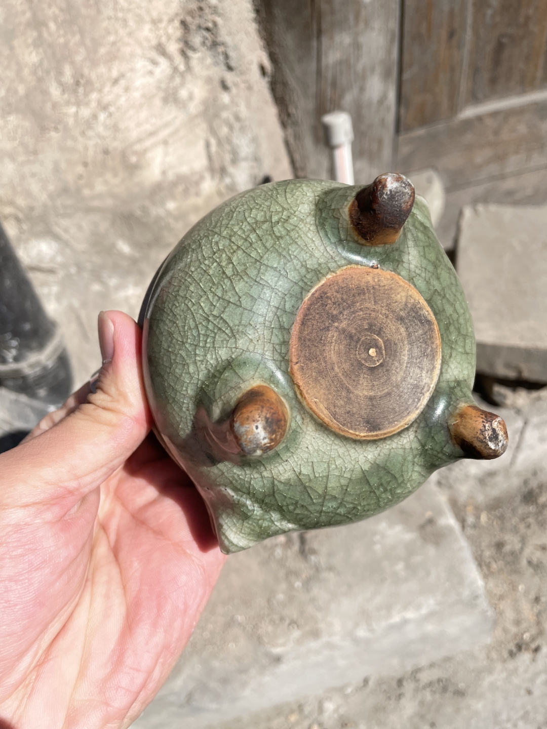 明代龙泉窑小琴炉