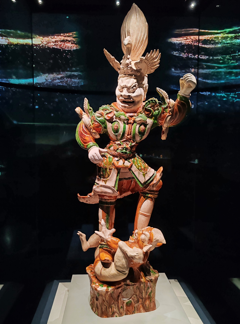 佛教# 洛阳隋唐大运河文化博物馆藏唐三彩天王俑