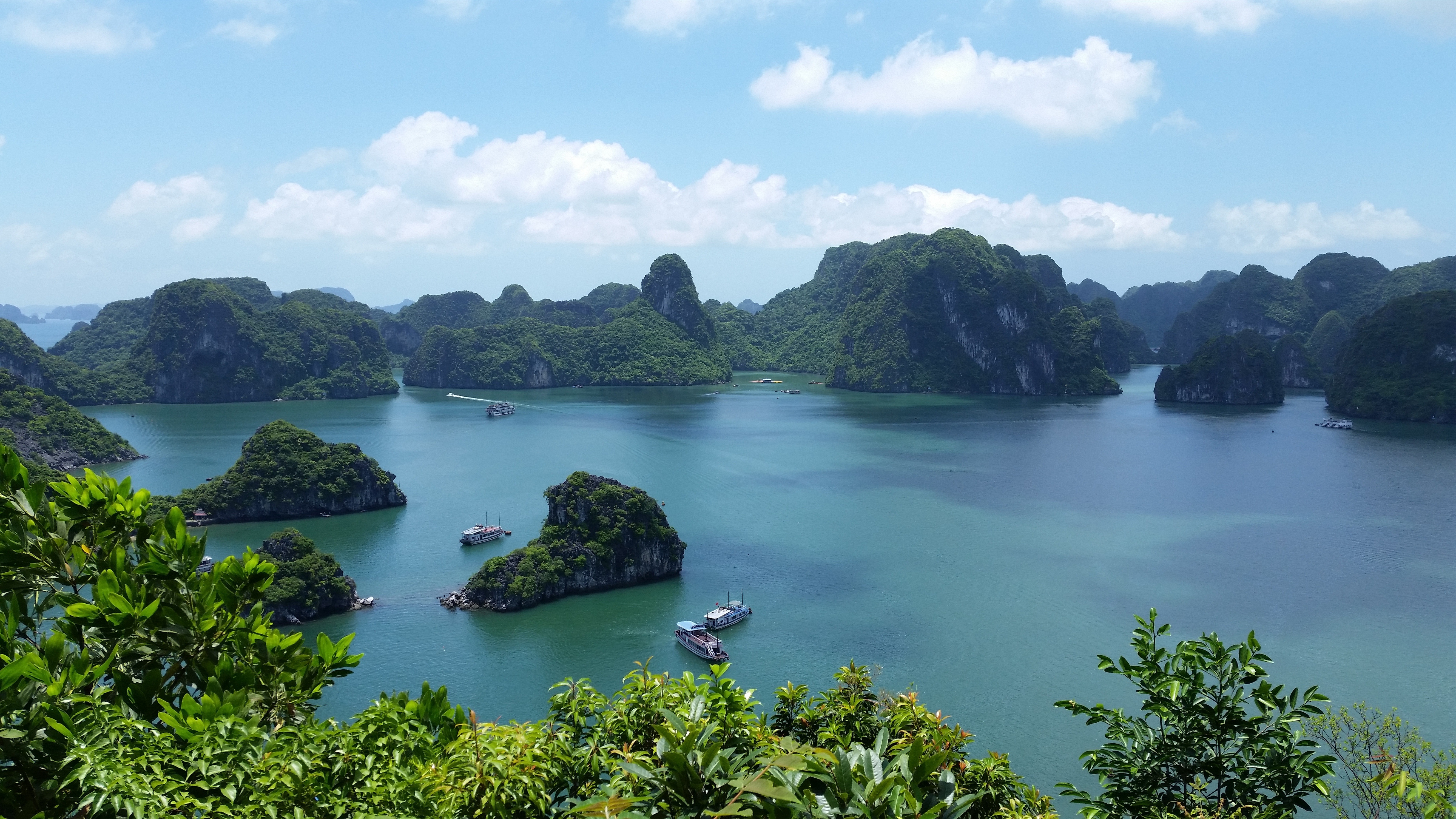 越南下龙湾和河内都是越南旅游的热门目的地,以下是一份从下龙湾至