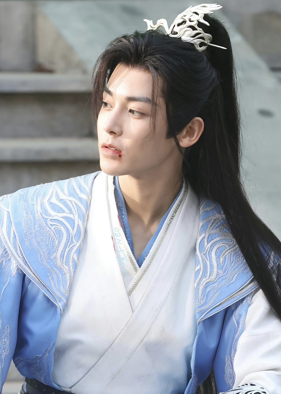 侯明昊路透,生图直出,果然是横店妲己啊!  #侯明昊