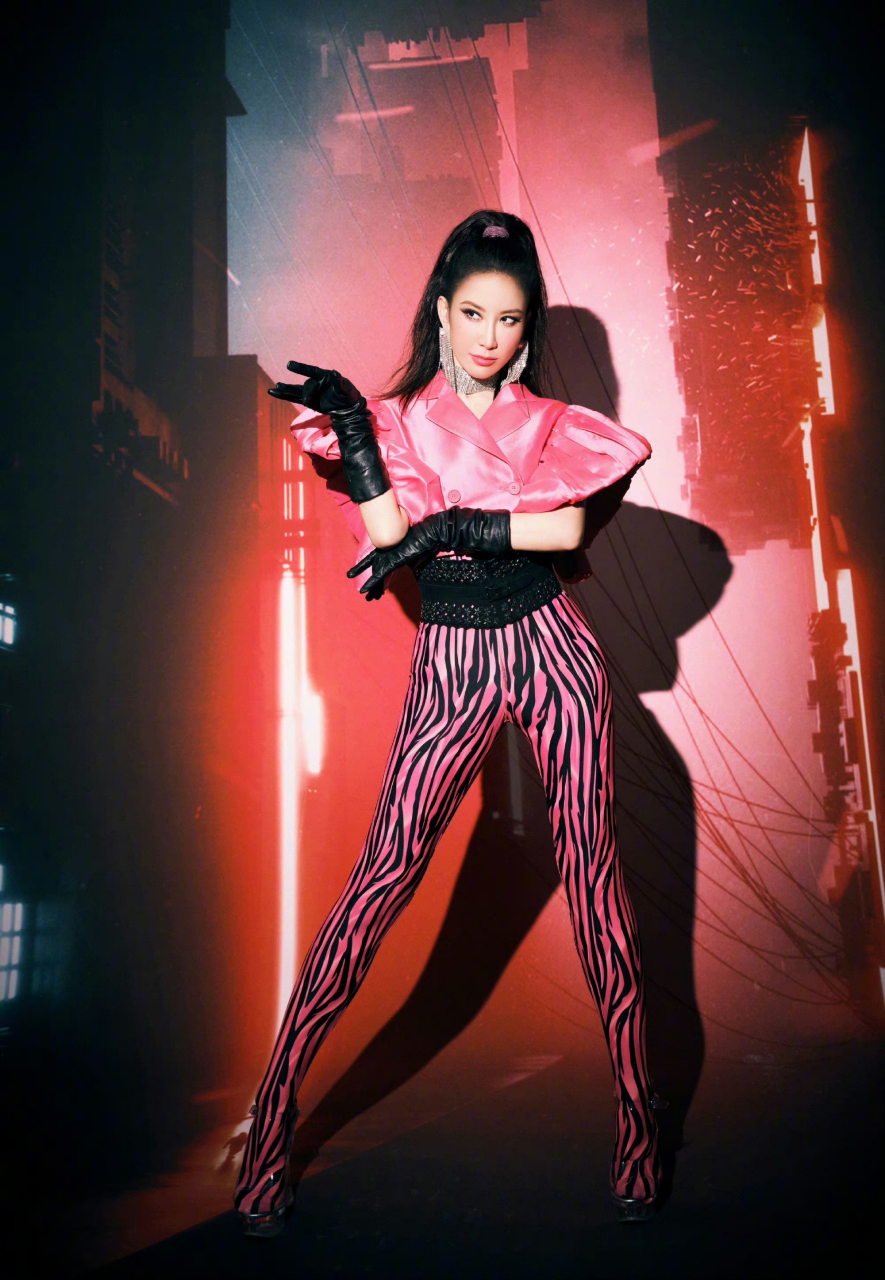 李玟获得过奥斯卡最佳原创歌曲提名 3.