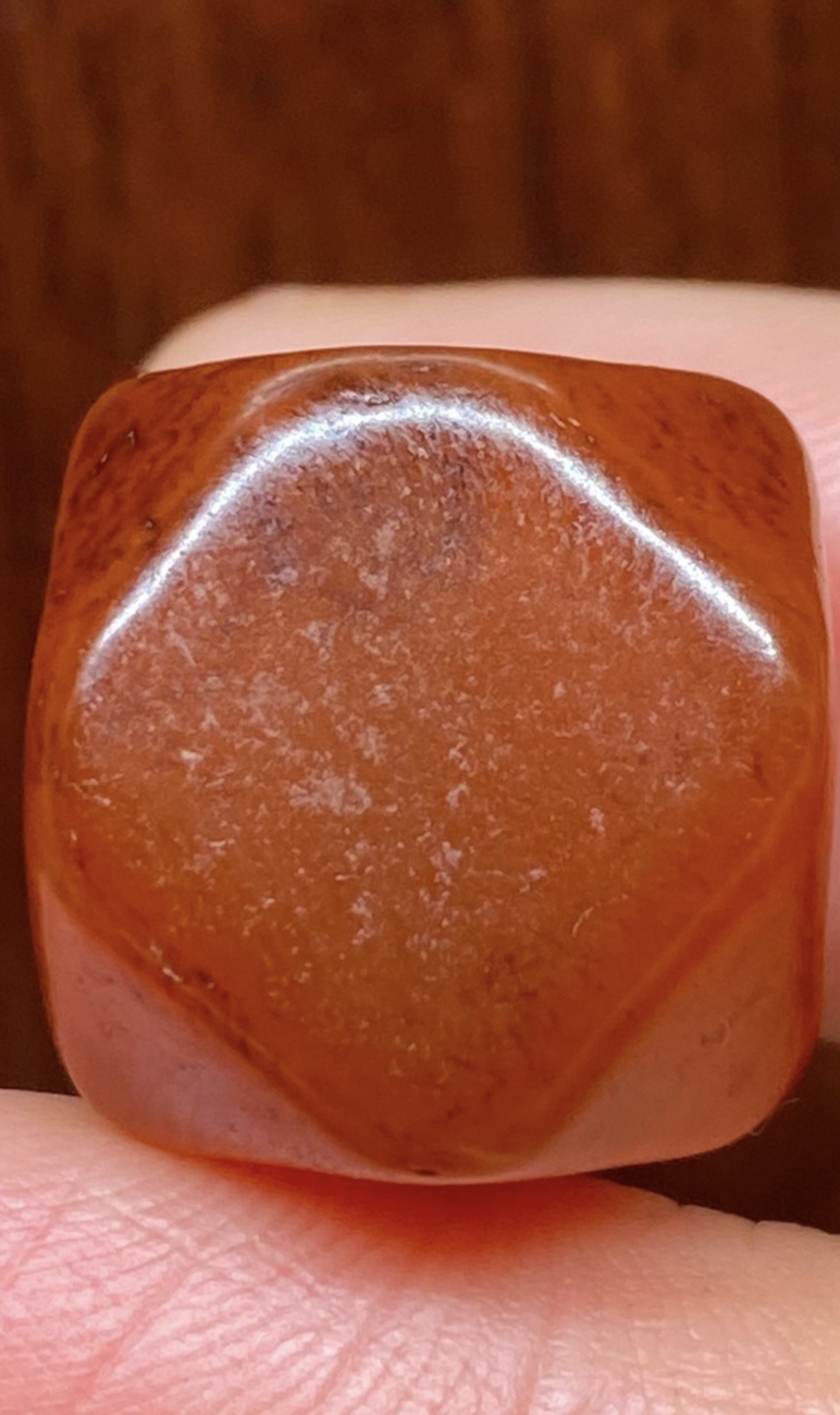 唐代玛瑙八棱珠,包浆浑厚风化自然