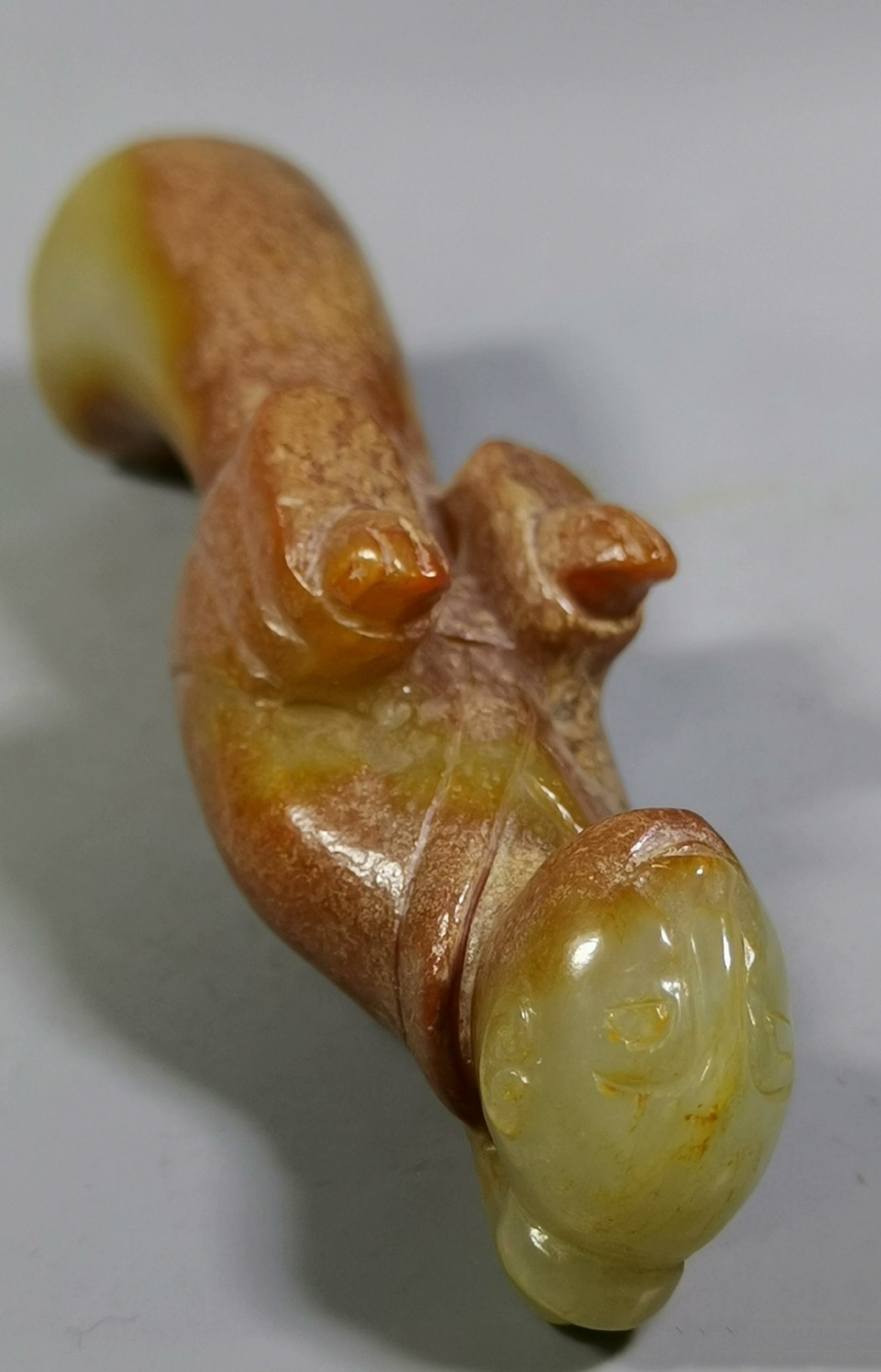 宋代沁色玉人