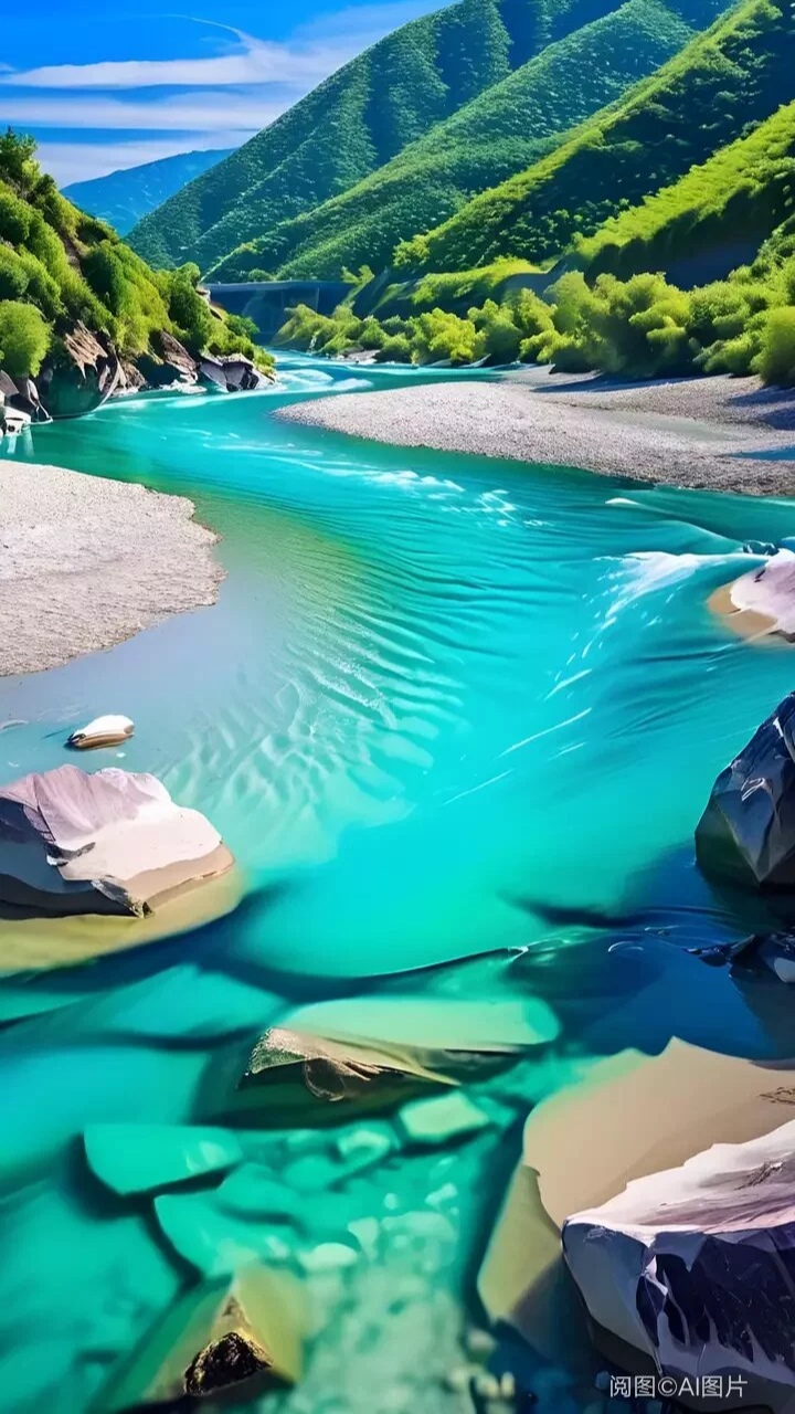 哇,这河水的颜色真是太治愈了!