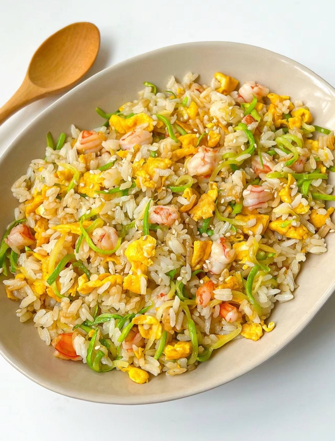 西葫芦虾仁炒饭是一道美味与营养兼具的特色炒饭.