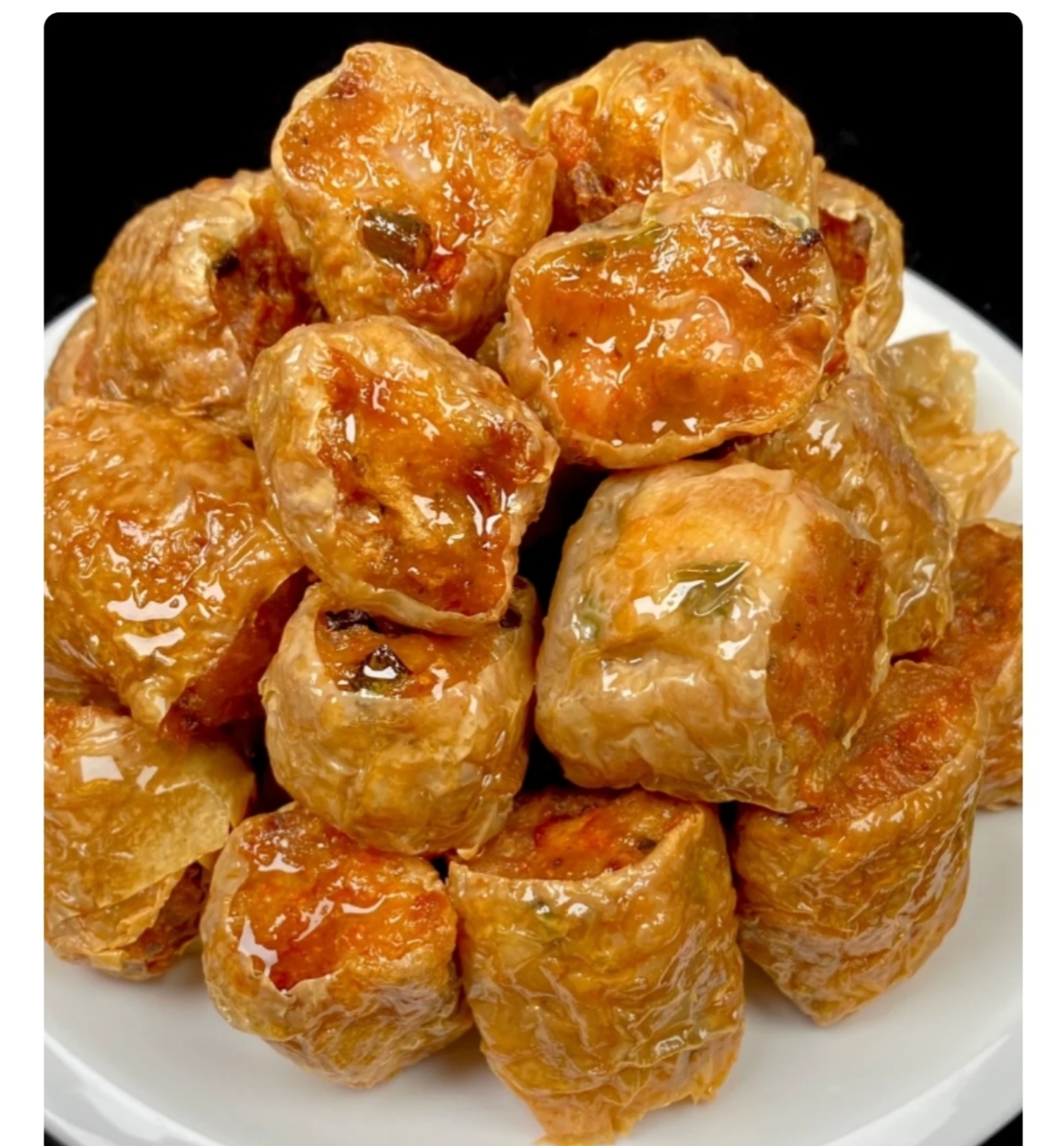 香酥虾枣是一道独具特色的美食