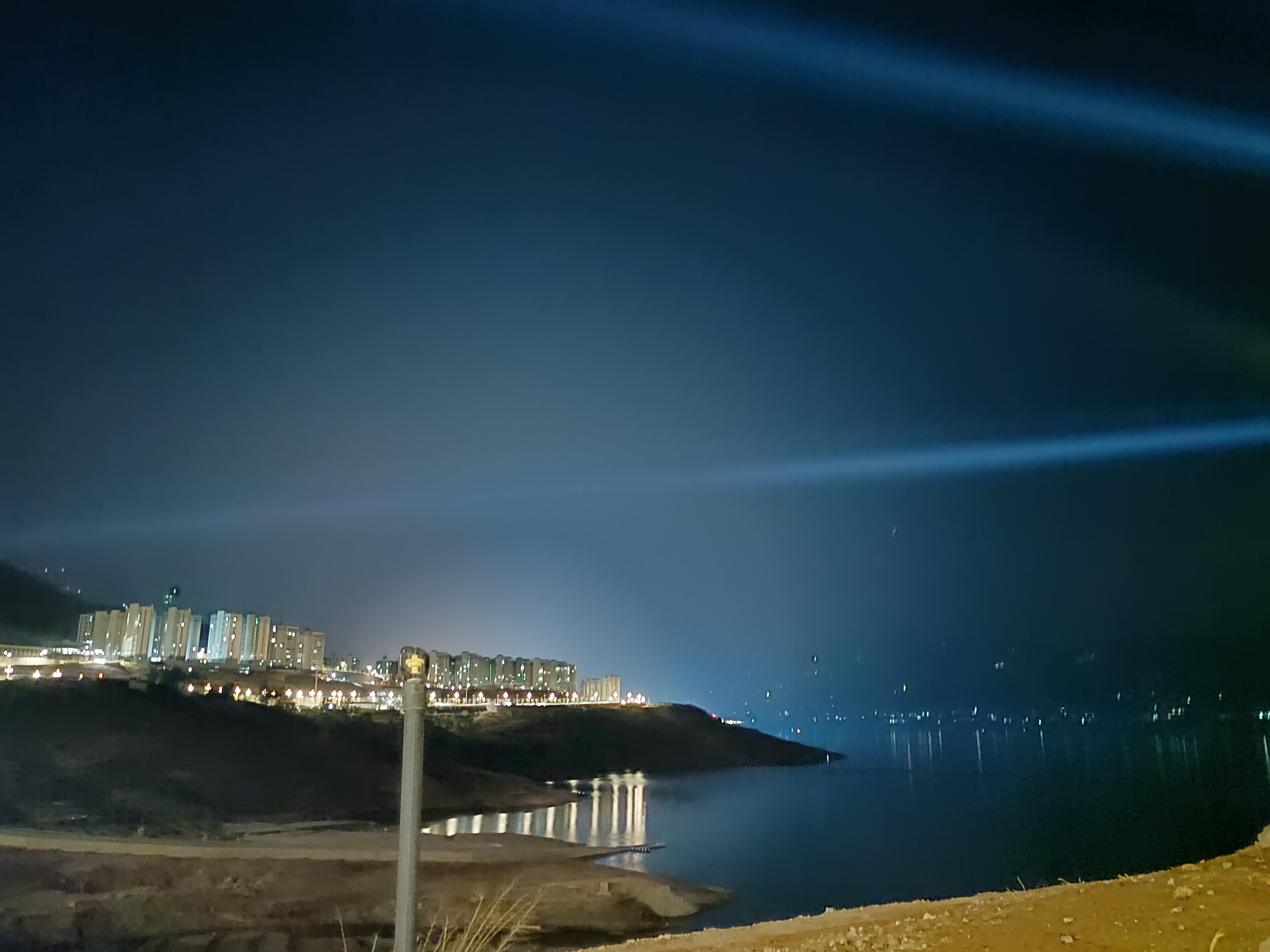 江边夜景