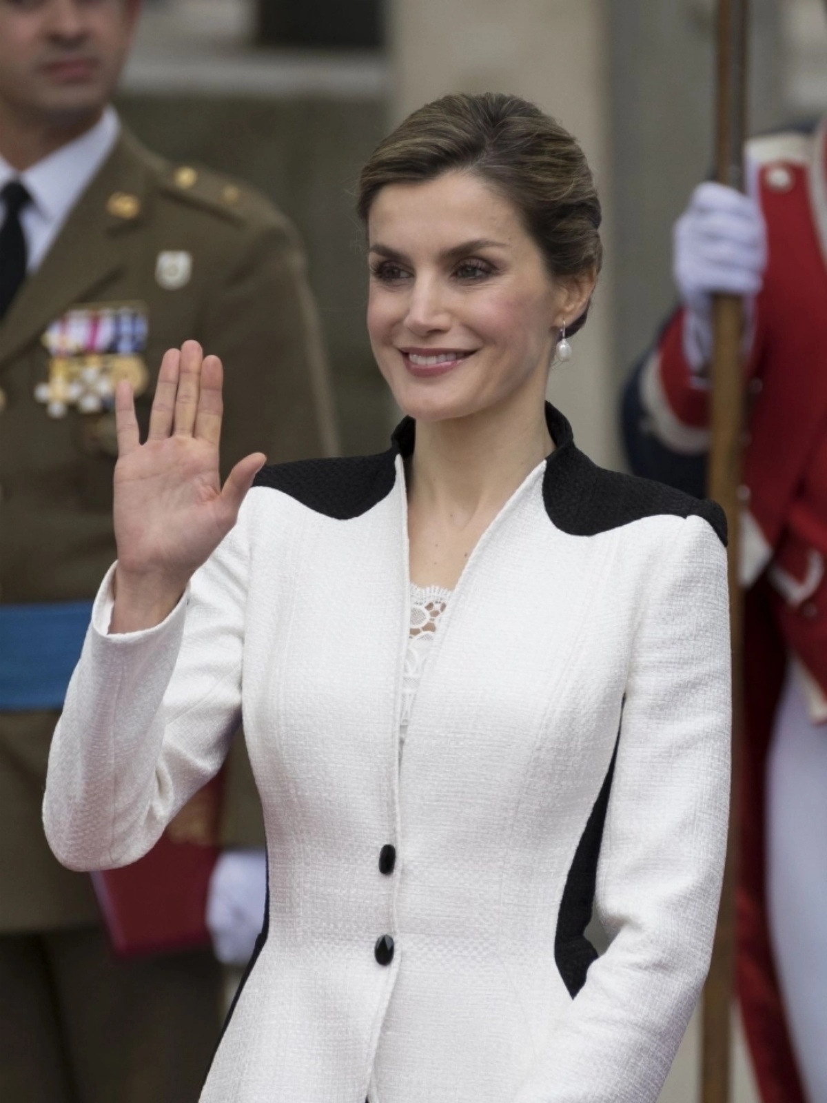 1998年,莱蒂齐亚与她母校的老师结婚,不到一年便离婚