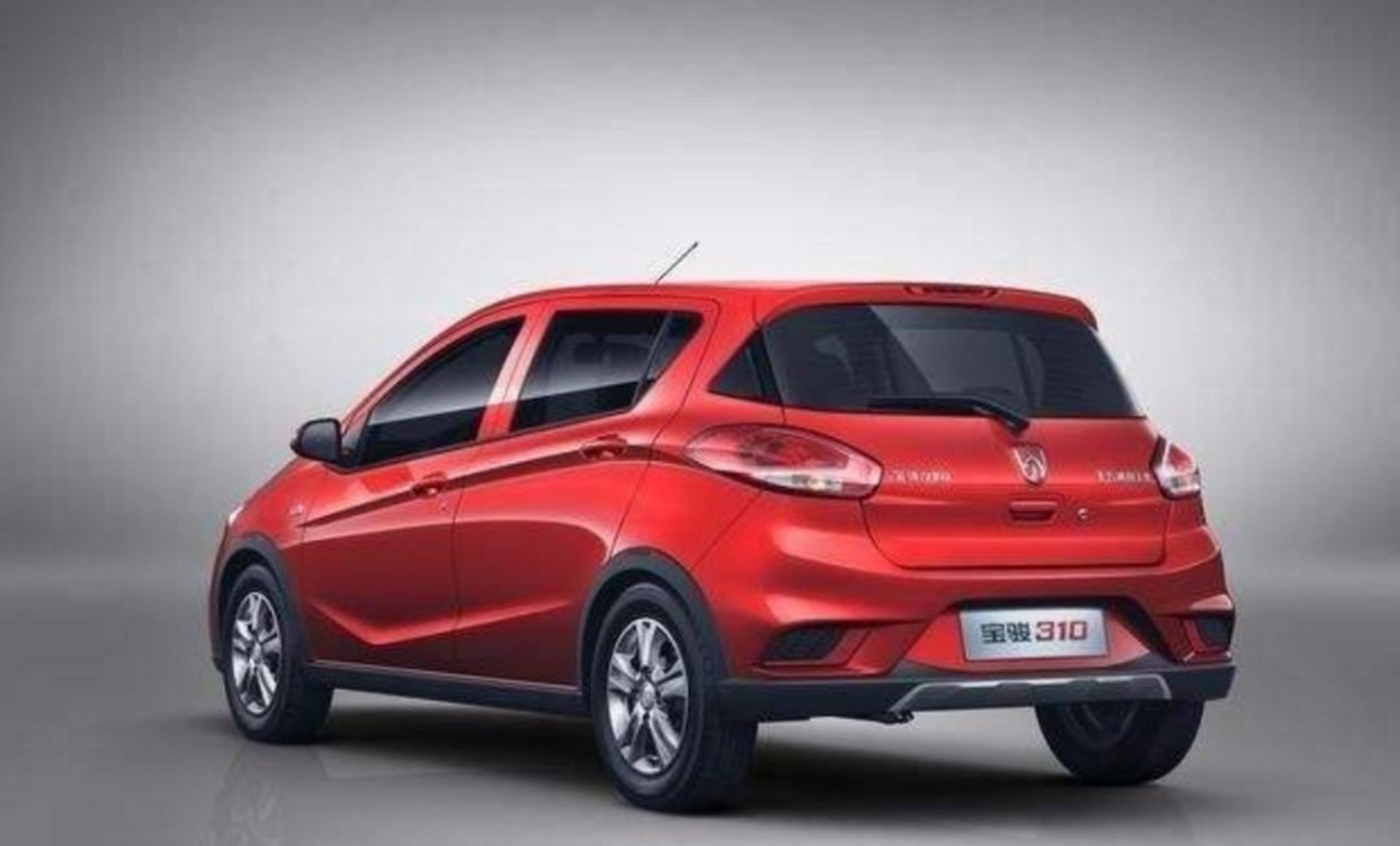 对,没错】全新宝骏310基于现款车型的基础上,重新作出了升级改款和